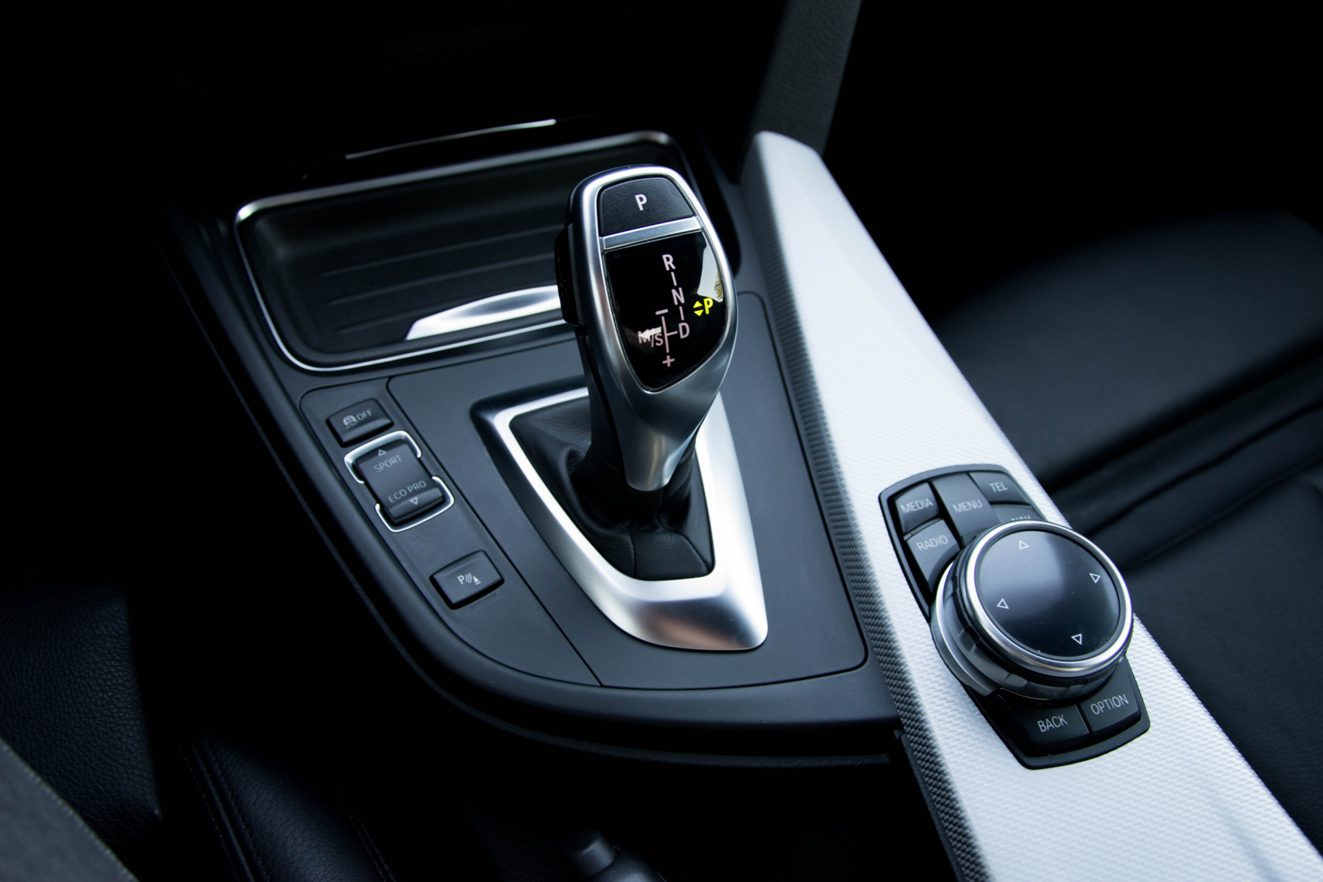 BMW 4 Serie Coupé 435d xDrive M-pakket High Executive 20"/Leer/Camera/ShadowLine/Memory Aut8 Foto 17