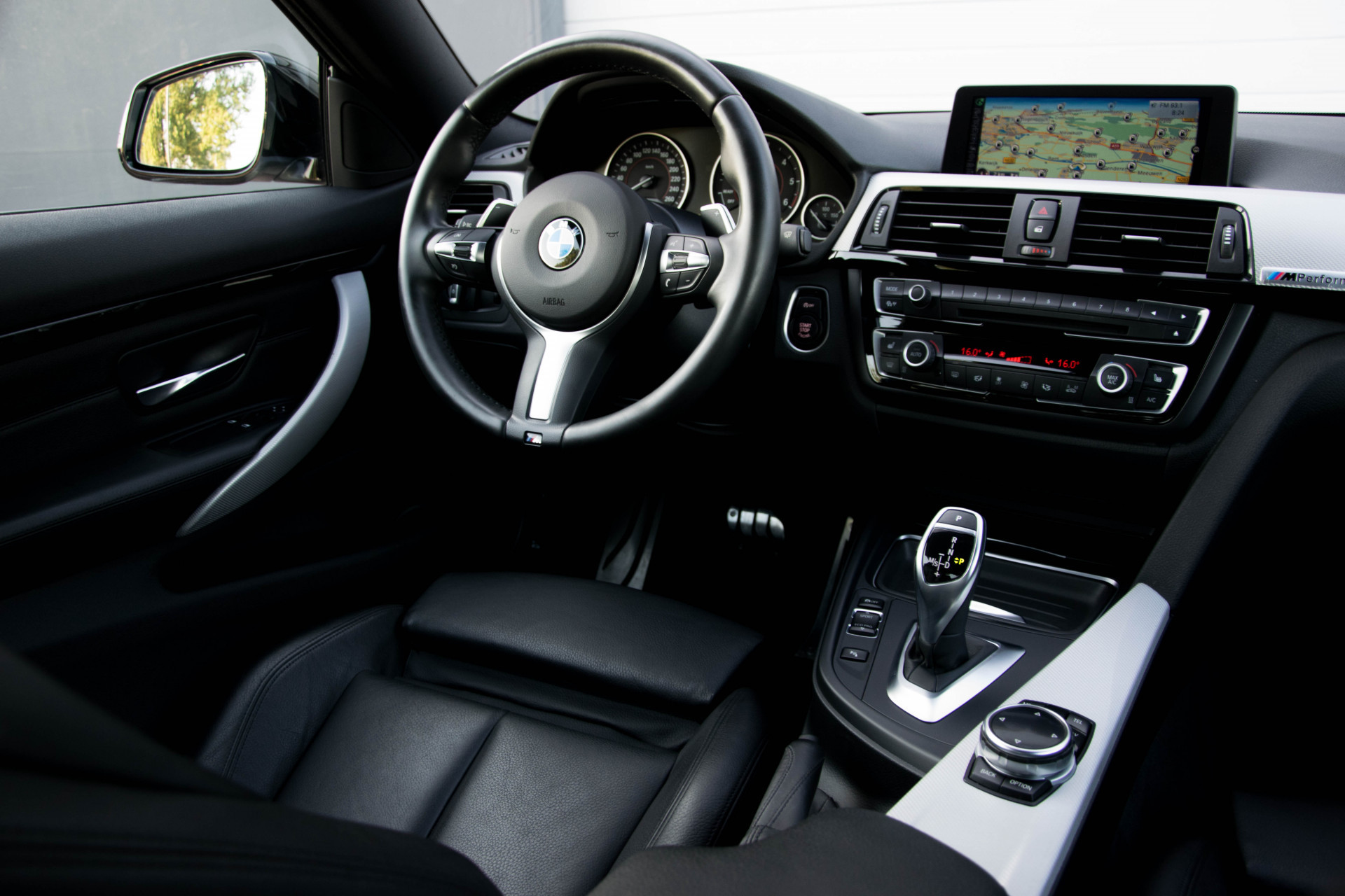 BMW 4 Serie Coupé 435d xDrive M-pakket High Executive 20"/Leer/Camera/ShadowLine/Memory Aut8 Foto 5