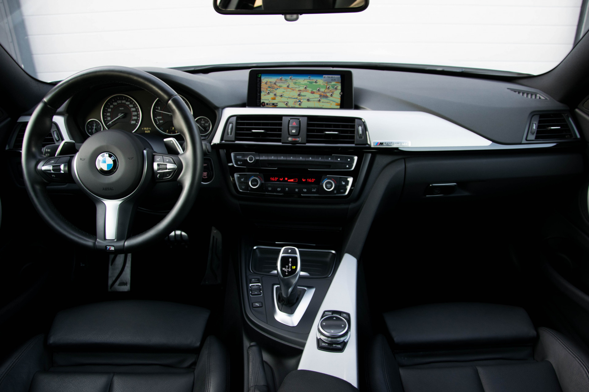 BMW 4 Serie Coupé 435d xDrive M-pakket High Executive 20"/Leer/Camera/ShadowLine/Memory Aut8 Foto 6