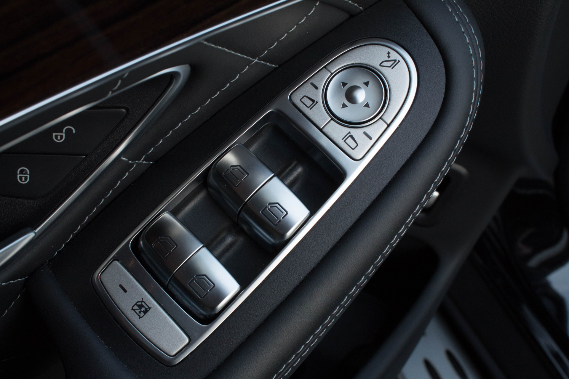 Mercedes-Benz GLC-Klasse 250 4-M Edition 1 Distronic/Keyless Aut9 Foto 13