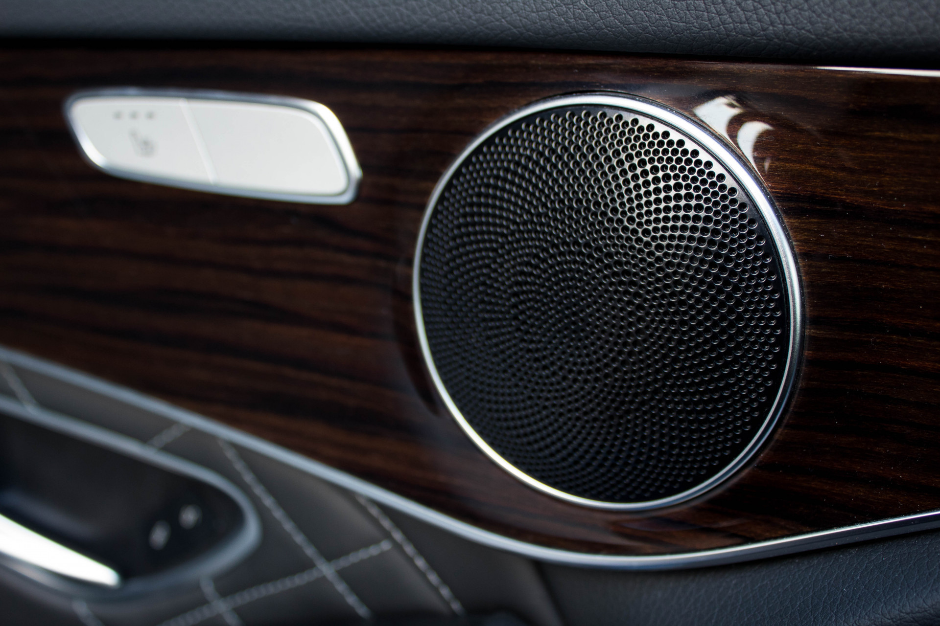 Mercedes-Benz GLC-Klasse 250 4-M Edition 1 Distronic/Keyless Aut9 Foto 16