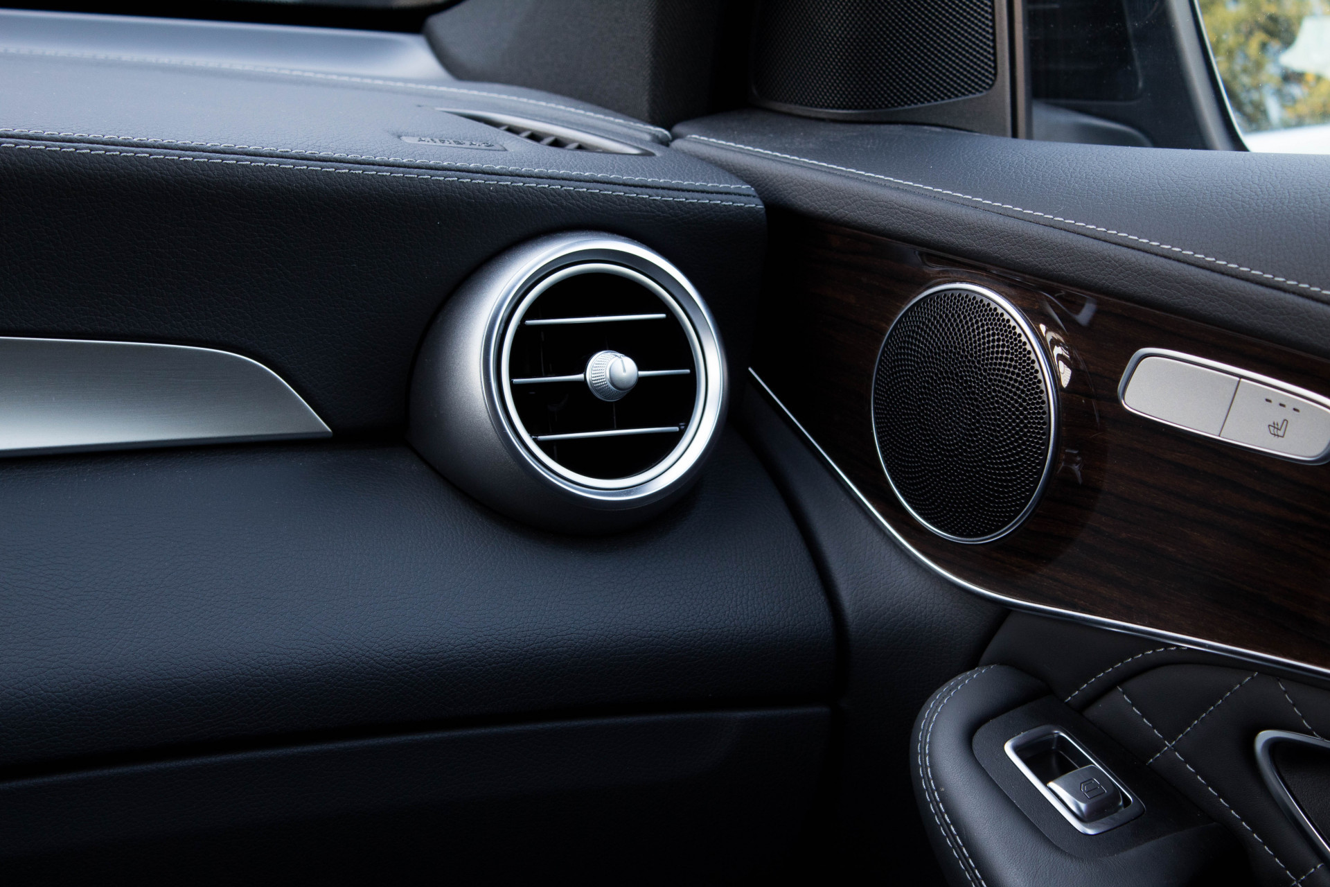 Mercedes-Benz GLC-Klasse 250 4-M Edition 1 Distronic/Keyless Aut9 Foto 26