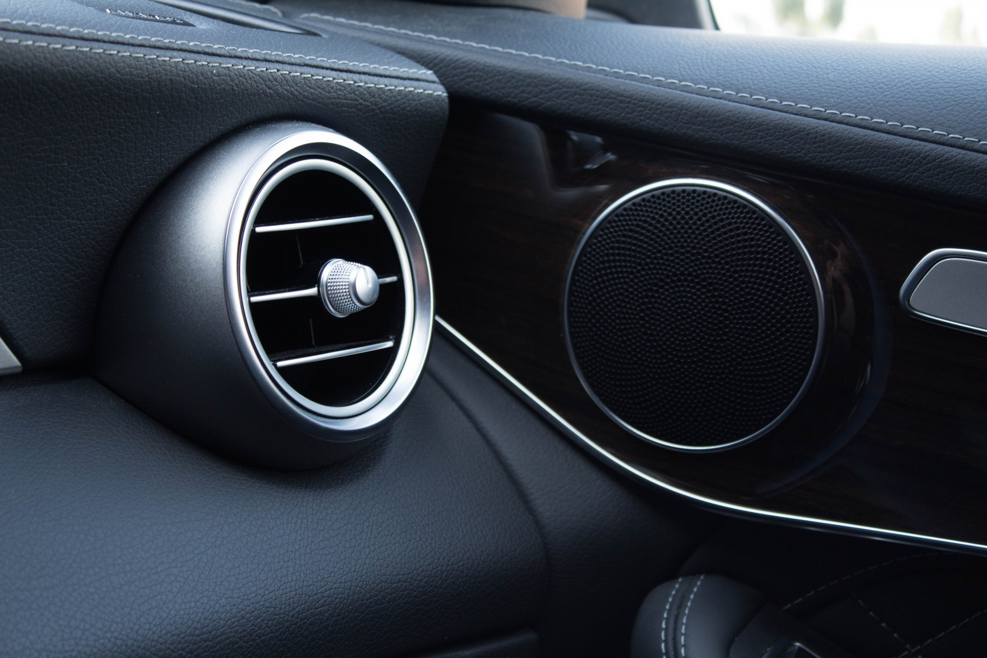 Mercedes-Benz GLC-Klasse 250 4-M Edition 1 Distronic/Keyless Aut9 Foto 27