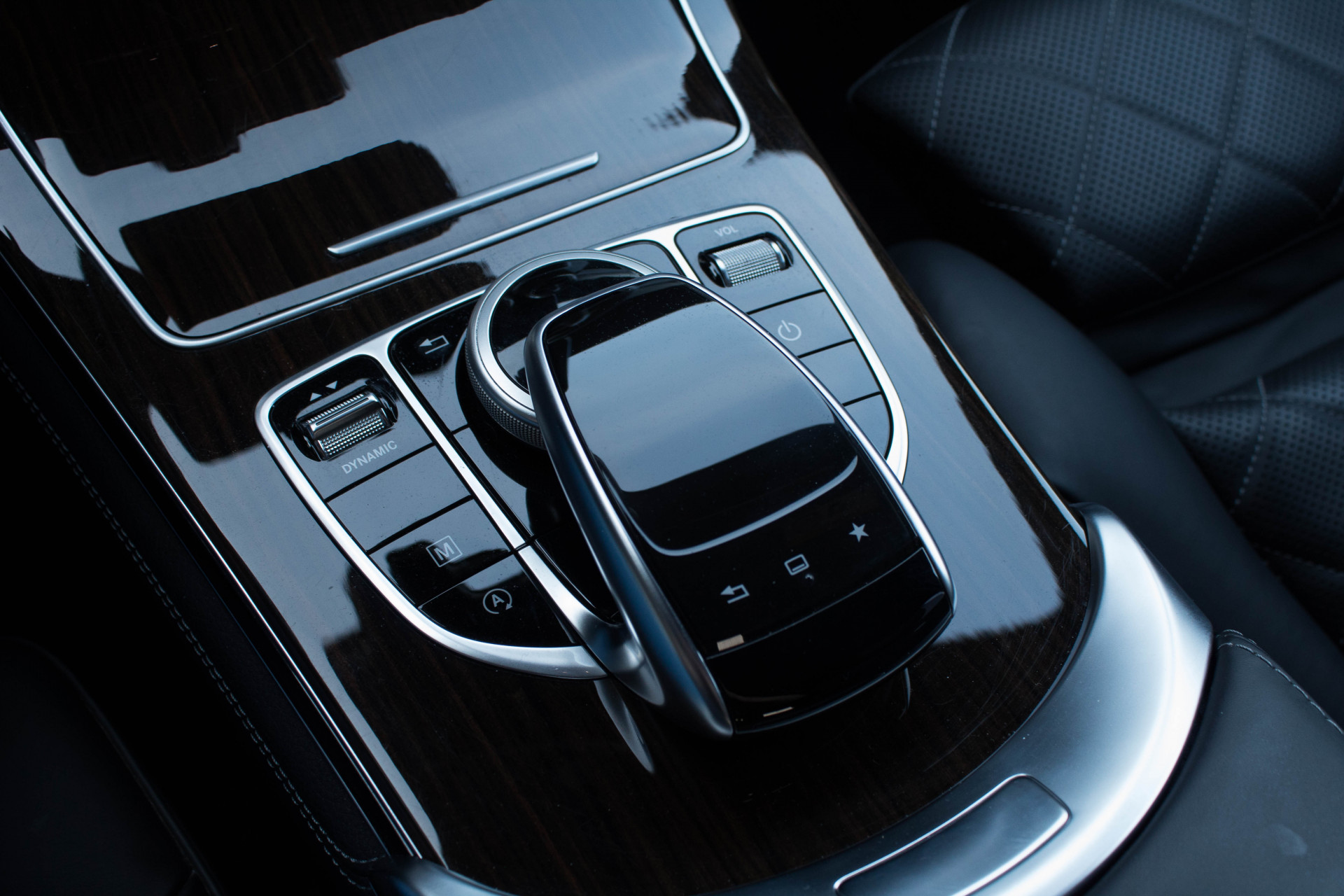 Mercedes-Benz GLC-Klasse 250 4-M Edition 1 Distronic/Keyless Aut9 Foto 30