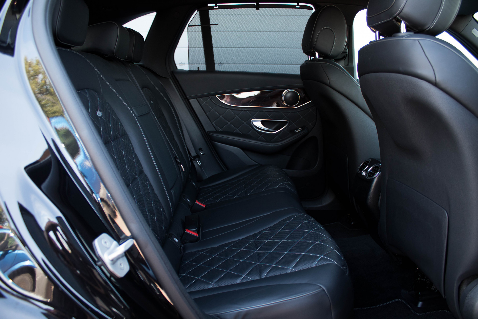 Mercedes-Benz GLC-Klasse 250 4-M Edition 1 Distronic/Keyless Aut9 Foto 4