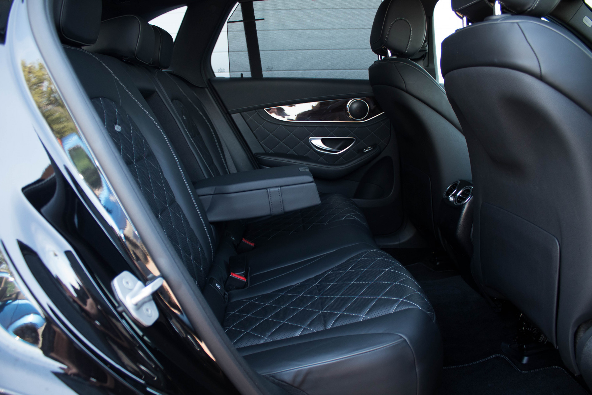 Mercedes-Benz GLC-Klasse 250 4-M Edition 1 Distronic/Keyless Aut9 Foto 5