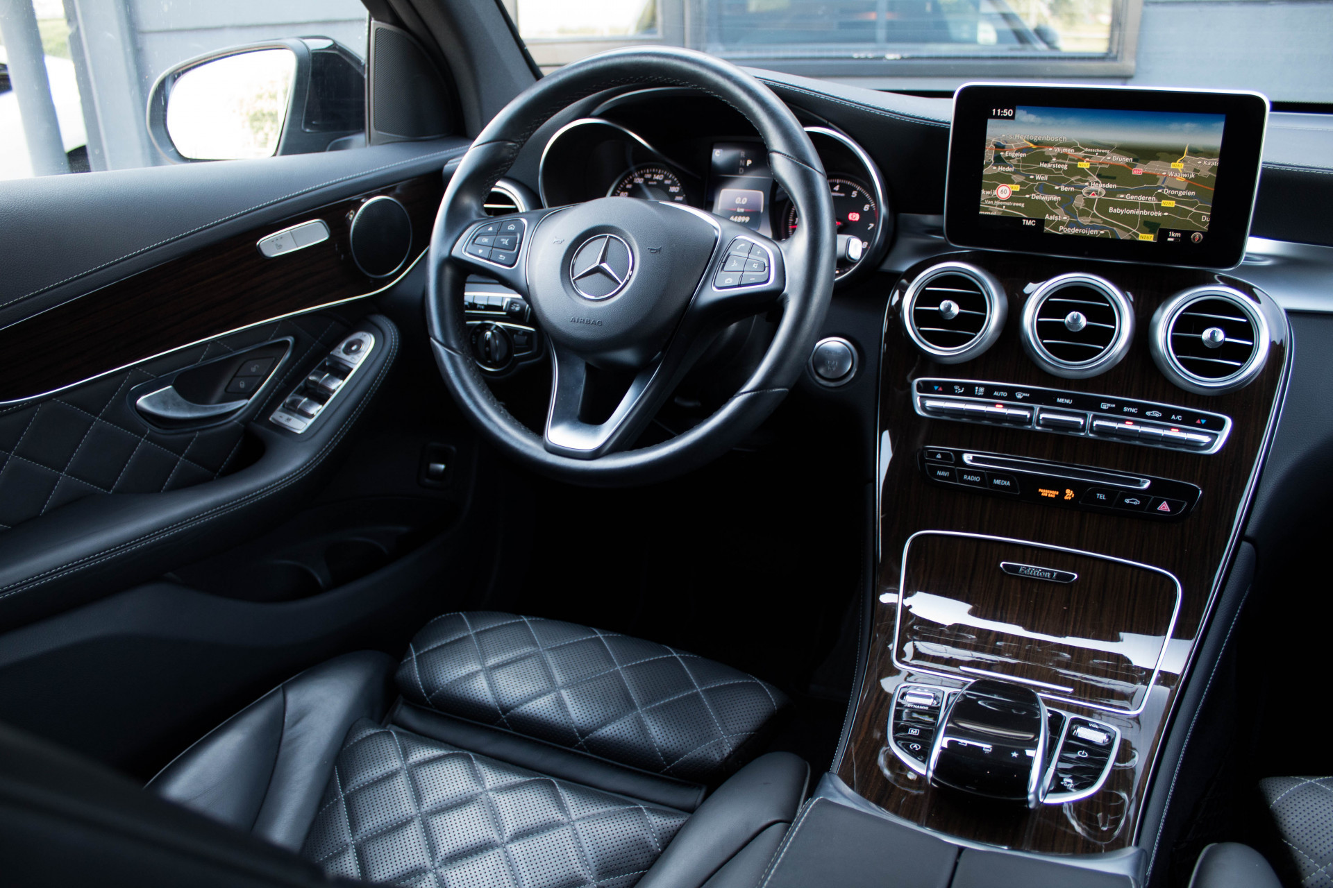 Mercedes-Benz GLC-Klasse 250 4-M Edition 1 Distronic/Keyless Aut9 Foto 6