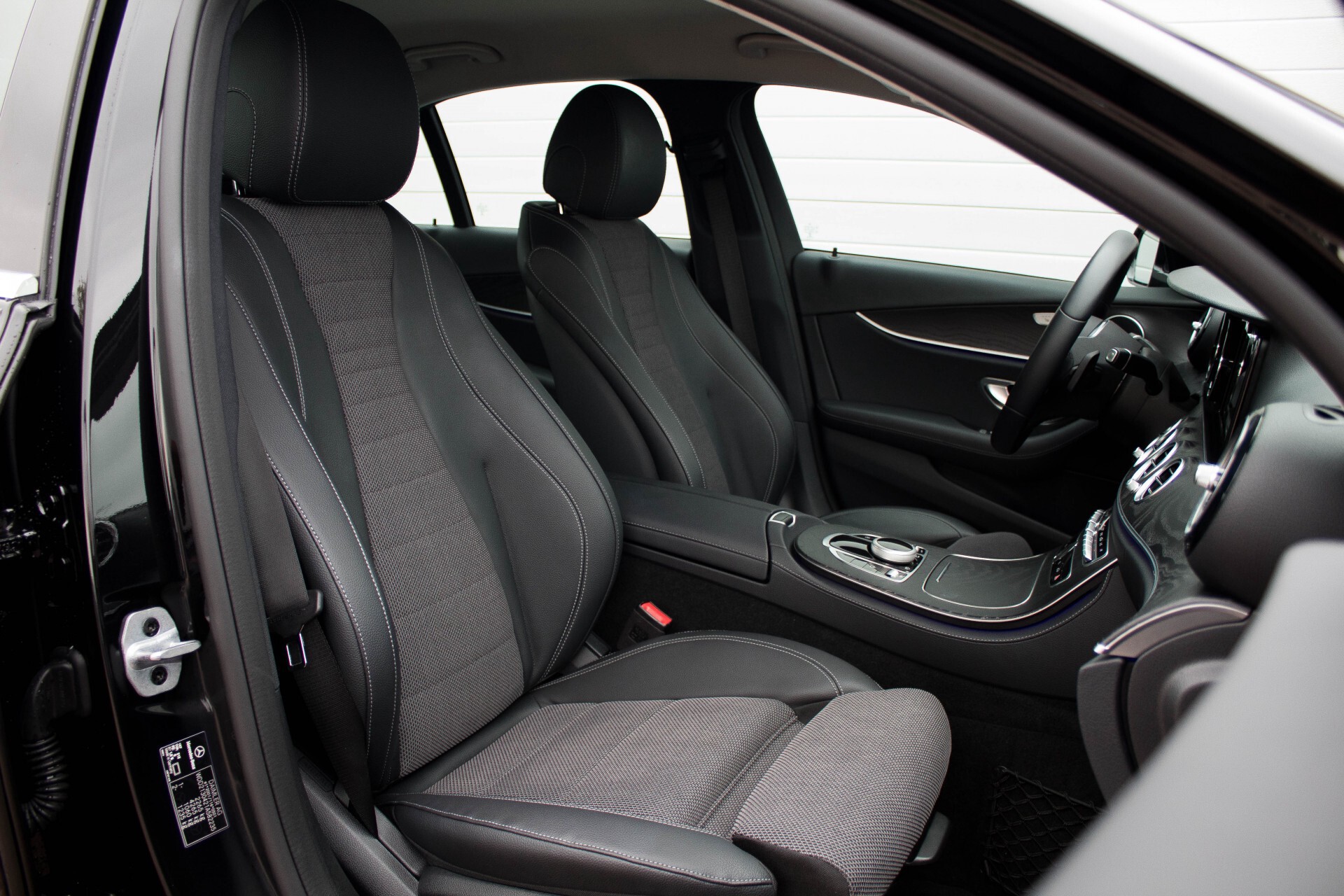 Mercedes-Benz E-Klasse 200 Premium Plus Facelift/Camera Aut9 Foto 3