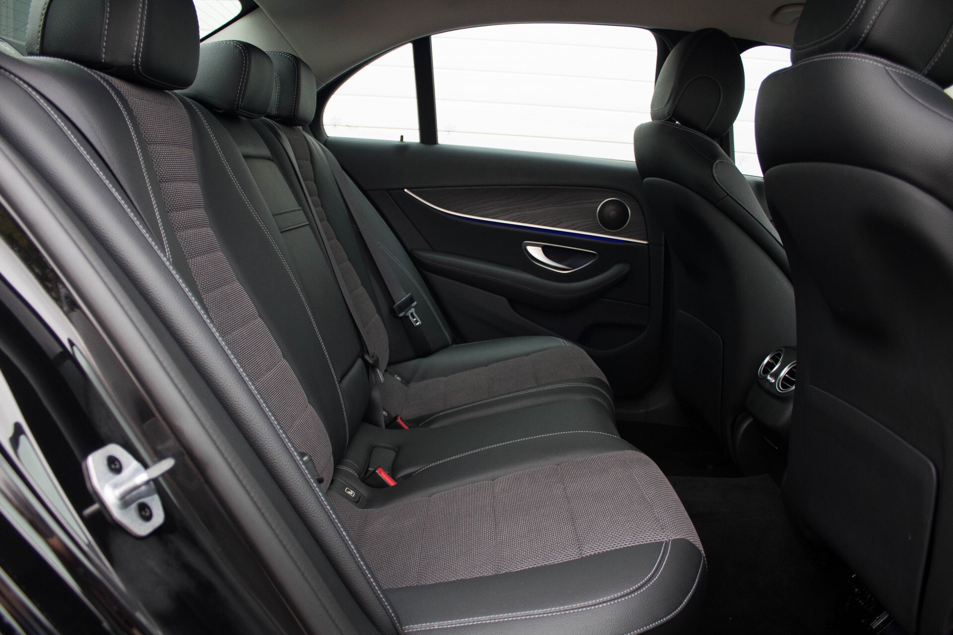 Mercedes-Benz E-Klasse 200 Premium Plus Facelift/Camera Aut9 Foto 4