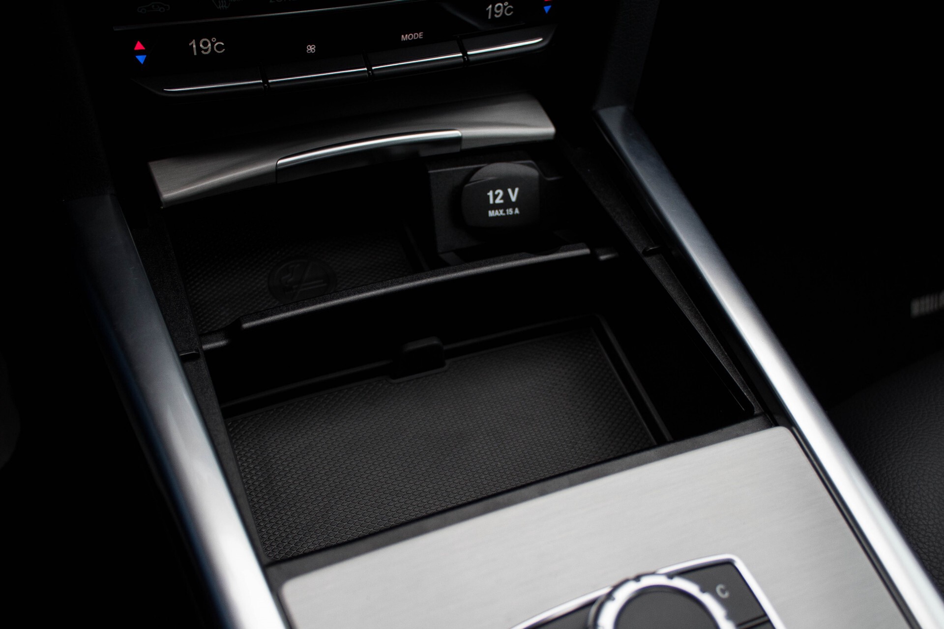 Mercedes-Benz E-Klasse 220 Bluetec AMG Edition Aut9 Foto 18