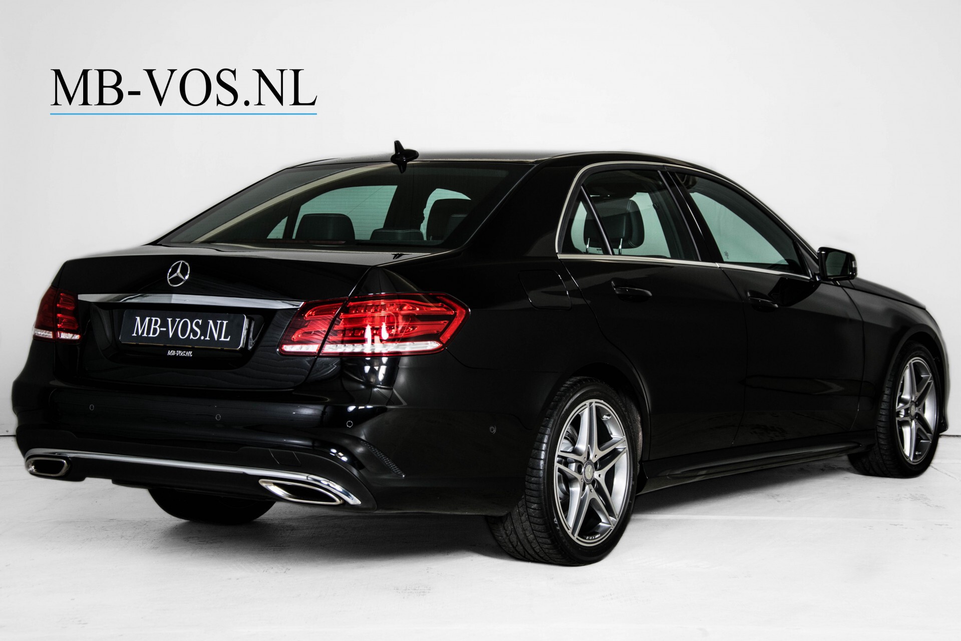 Mercedes-Benz E-Klasse 220 Bluetec AMG Edition Aut9 Foto 2