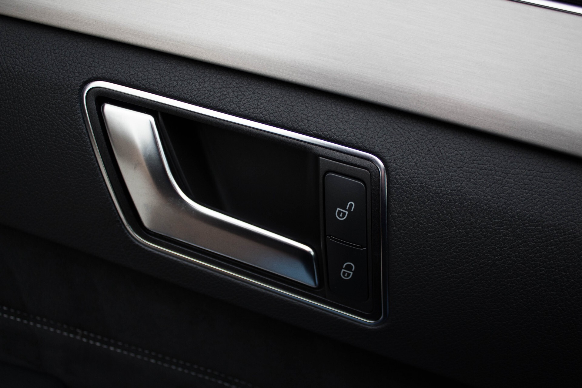 Mercedes-Benz E-Klasse 220 Bluetec AMG Edition Aut9 Foto 20