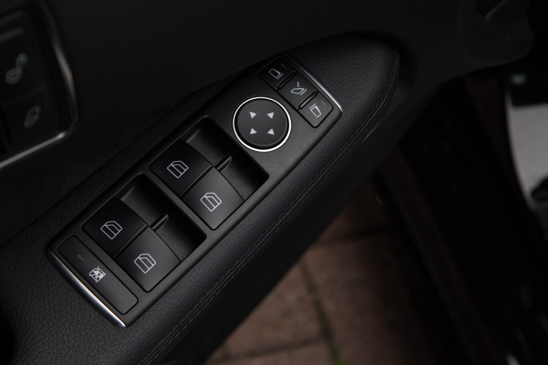 Mercedes-Benz E-Klasse 220 Bluetec AMG Edition Aut9 Foto 21