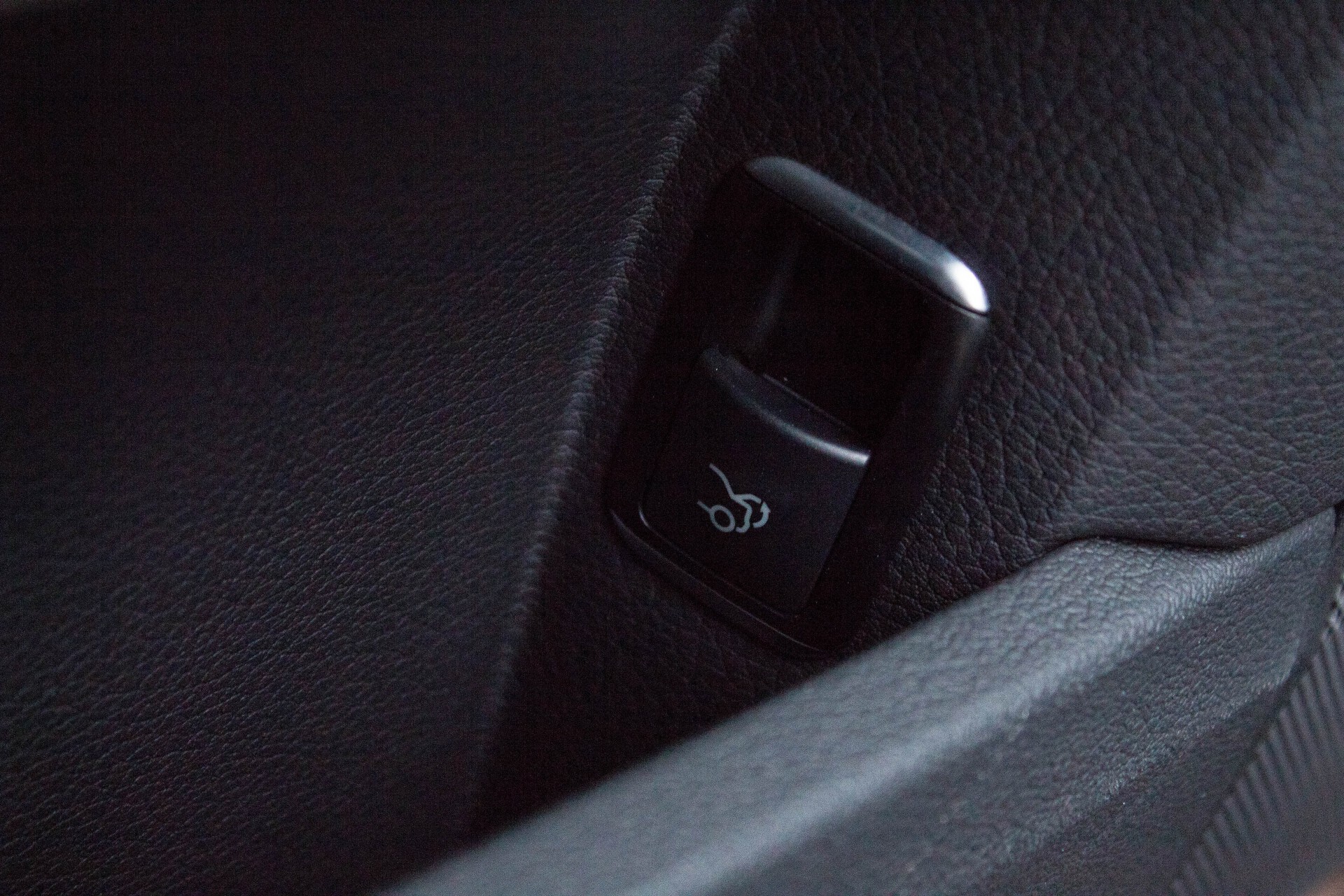 Mercedes-Benz E-Klasse 220 Bluetec AMG Edition Aut9 Foto 22