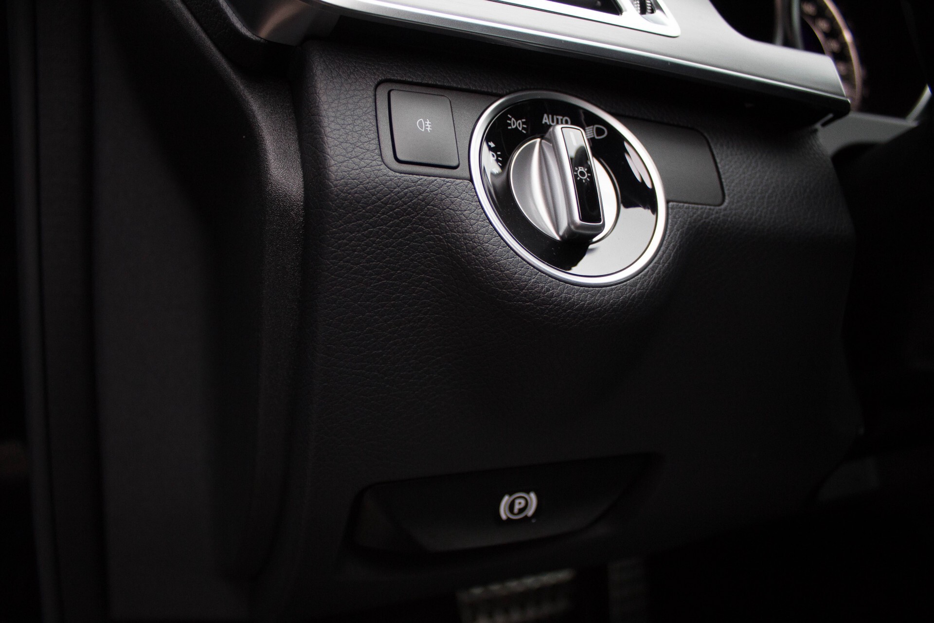 Mercedes-Benz E-Klasse 220 Bluetec AMG Edition Aut9 Foto 23