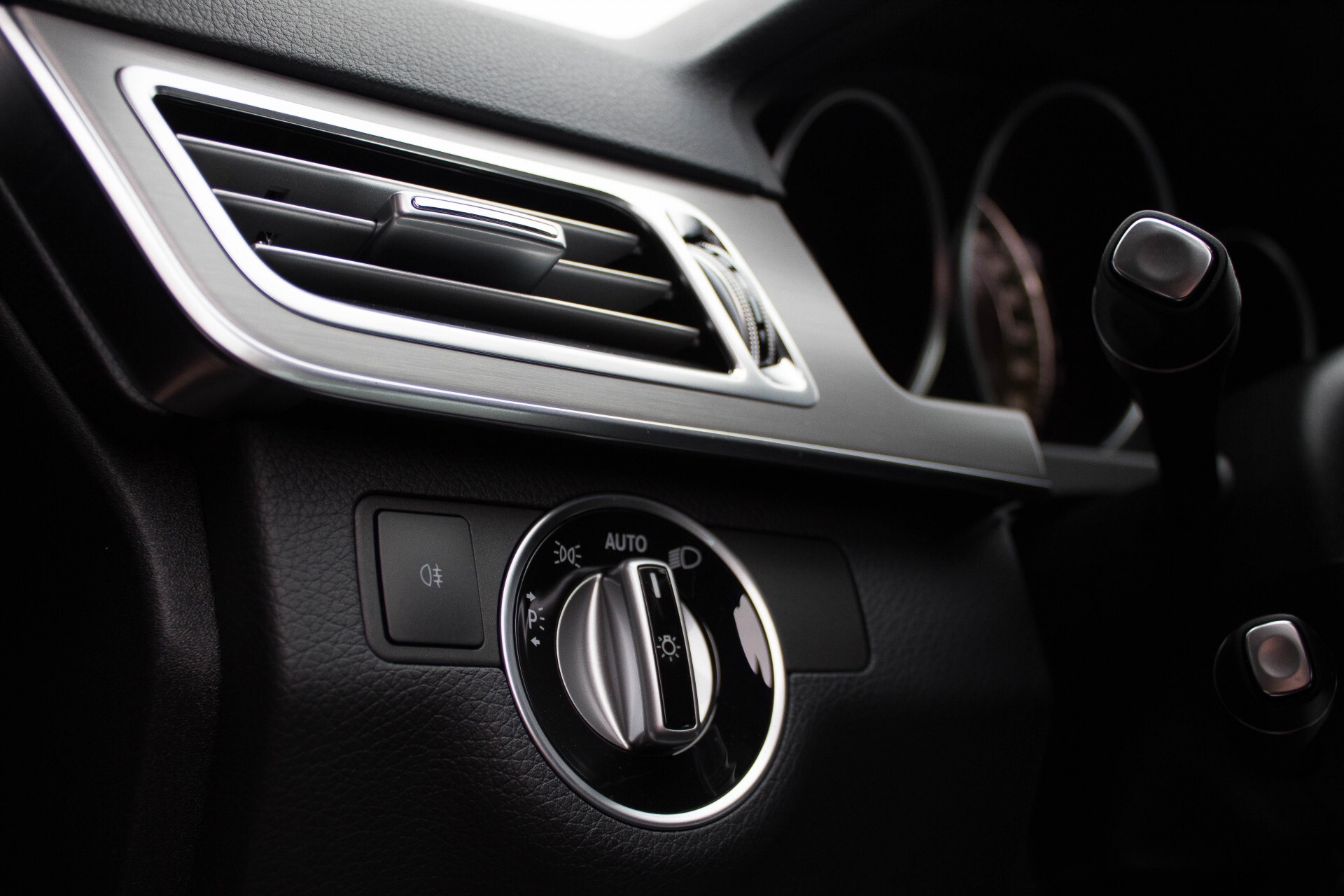 Mercedes-Benz E-Klasse 220 Bluetec AMG Edition Aut9 Foto 24