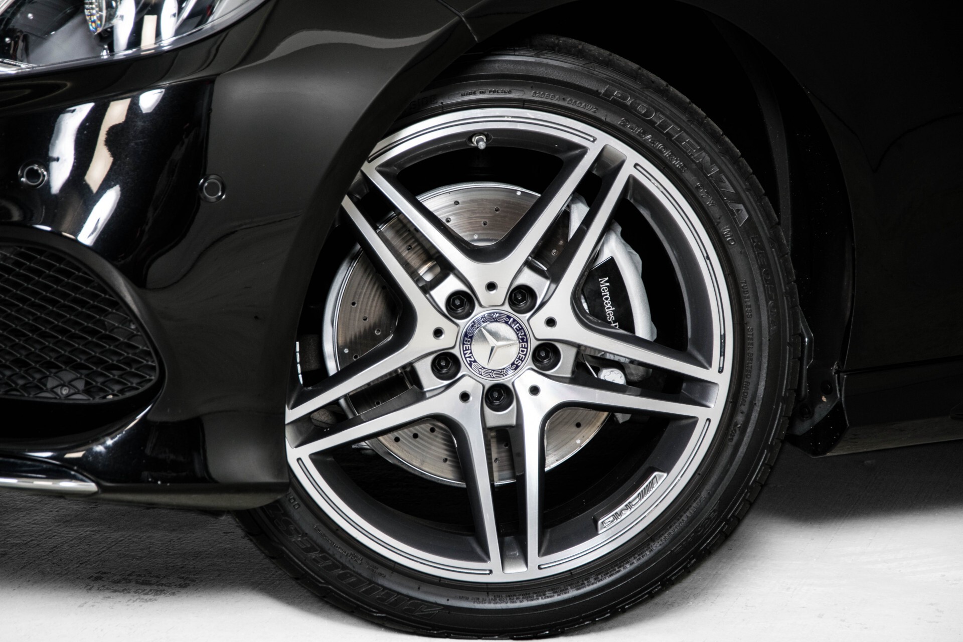 Mercedes-Benz E-Klasse 220 Bluetec AMG Edition Aut9 Foto 29