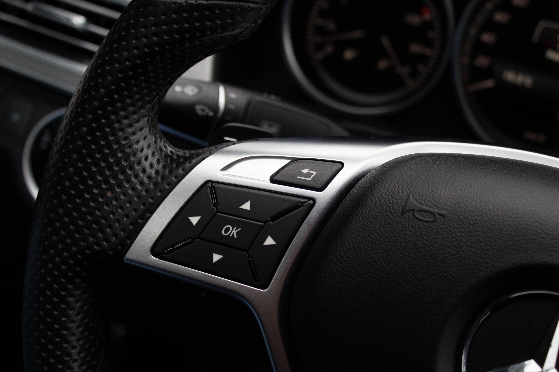 Mercedes-Benz E-Klasse 220 Bluetec AMG Edition Aut9 Foto 9