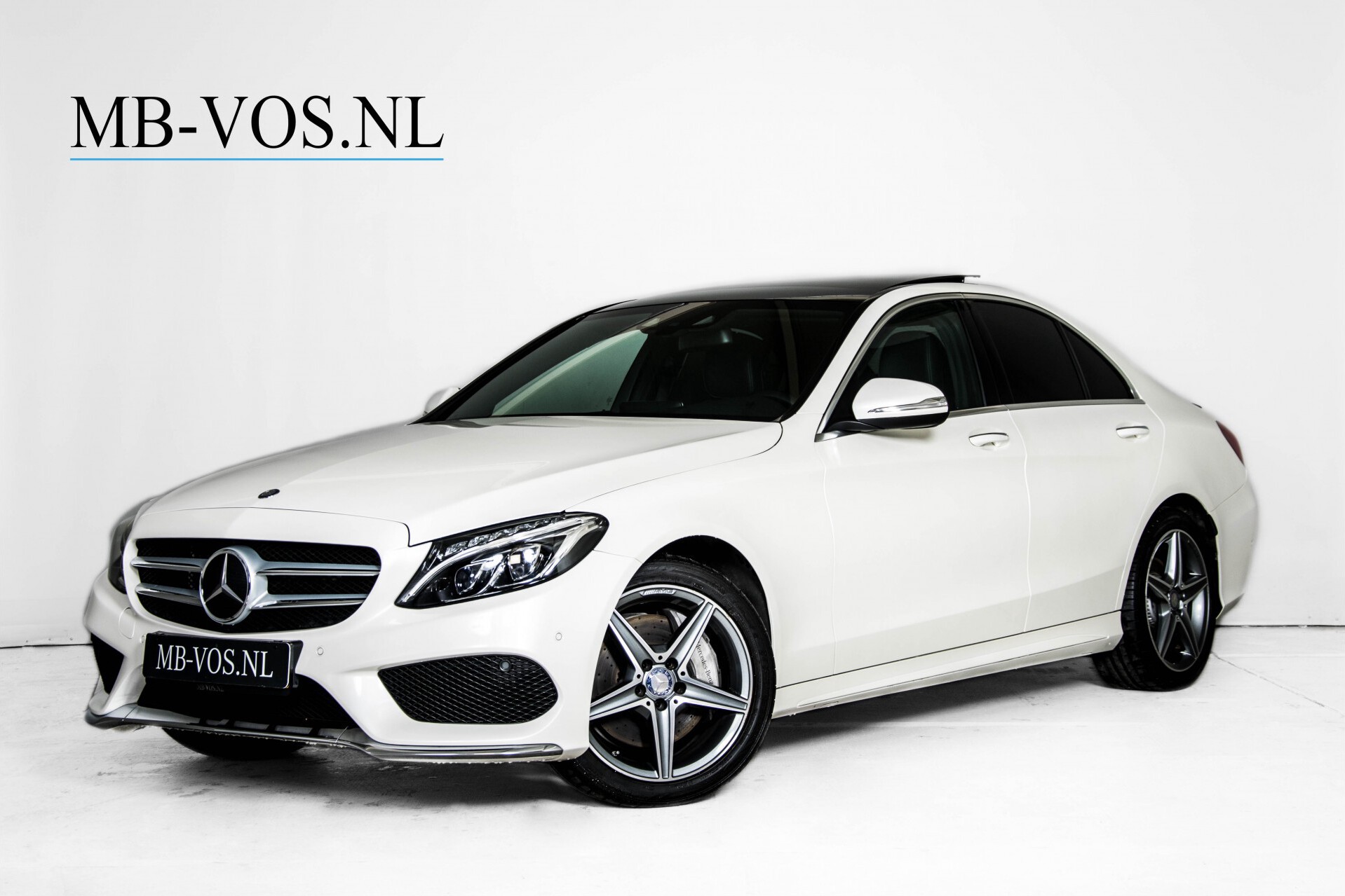 Mercedes-Benz C-Klasse 300 Hybrid AMG Luchtvering/Keyless/Distronic/DAB/TV/Panorama Aut7 Foto 1