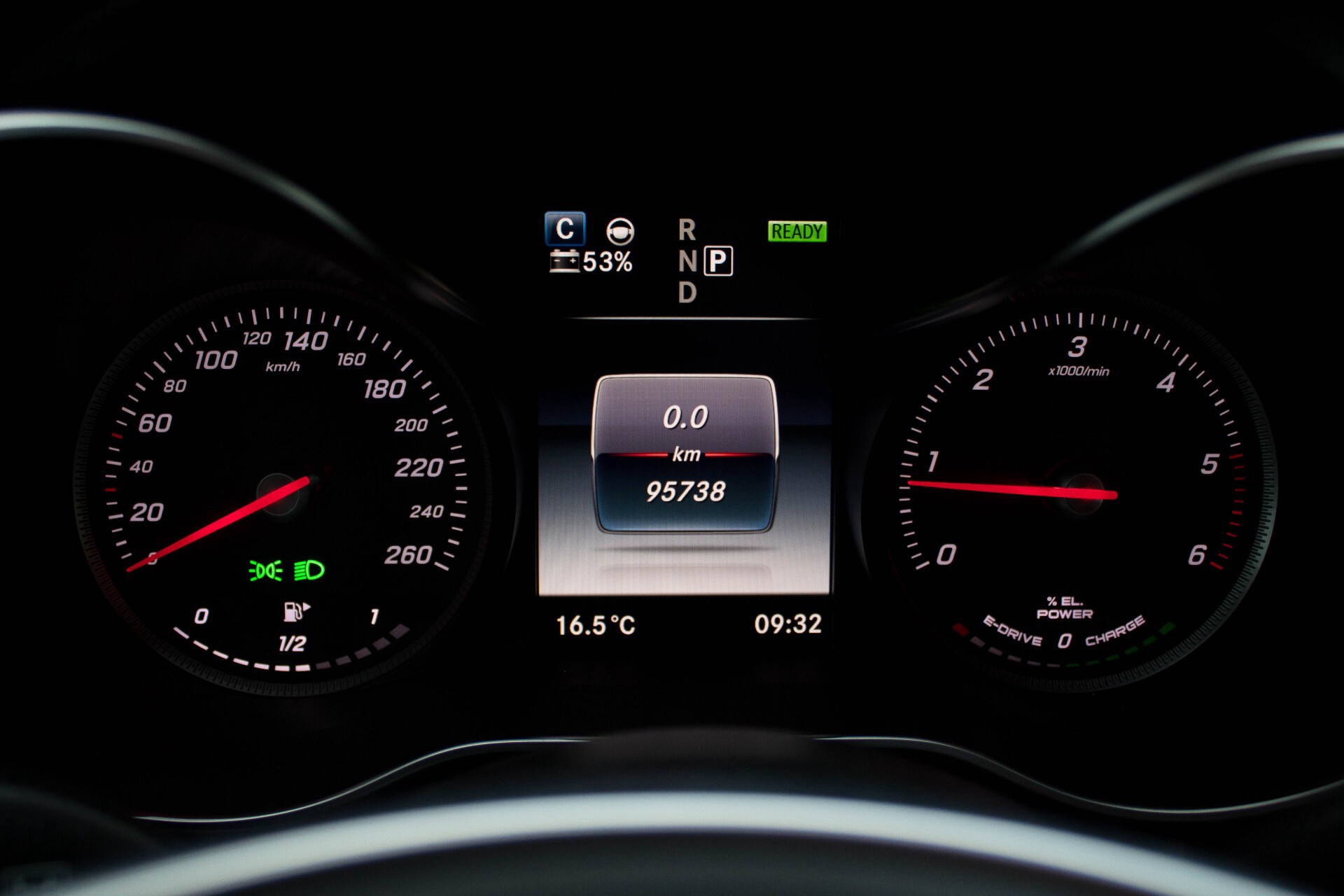 Mercedes-Benz C-Klasse 300 Hybrid AMG Luchtvering/Keyless/Distronic/DAB/TV/Panorama Aut7 Foto 10