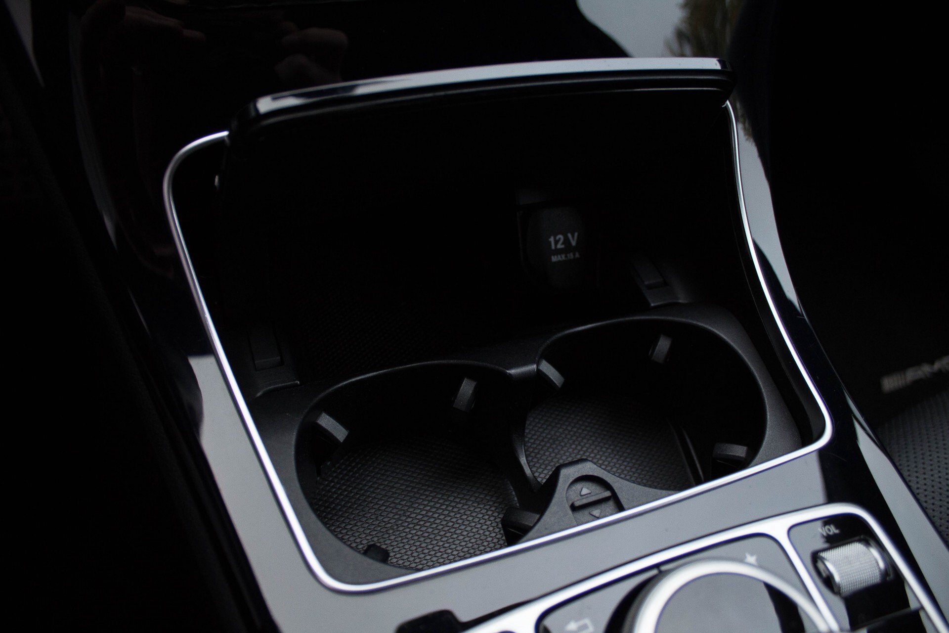 Mercedes-Benz C-Klasse 300 Hybrid AMG Luchtvering/Keyless/Distronic/DAB/TV/Panorama Aut7 Foto 17