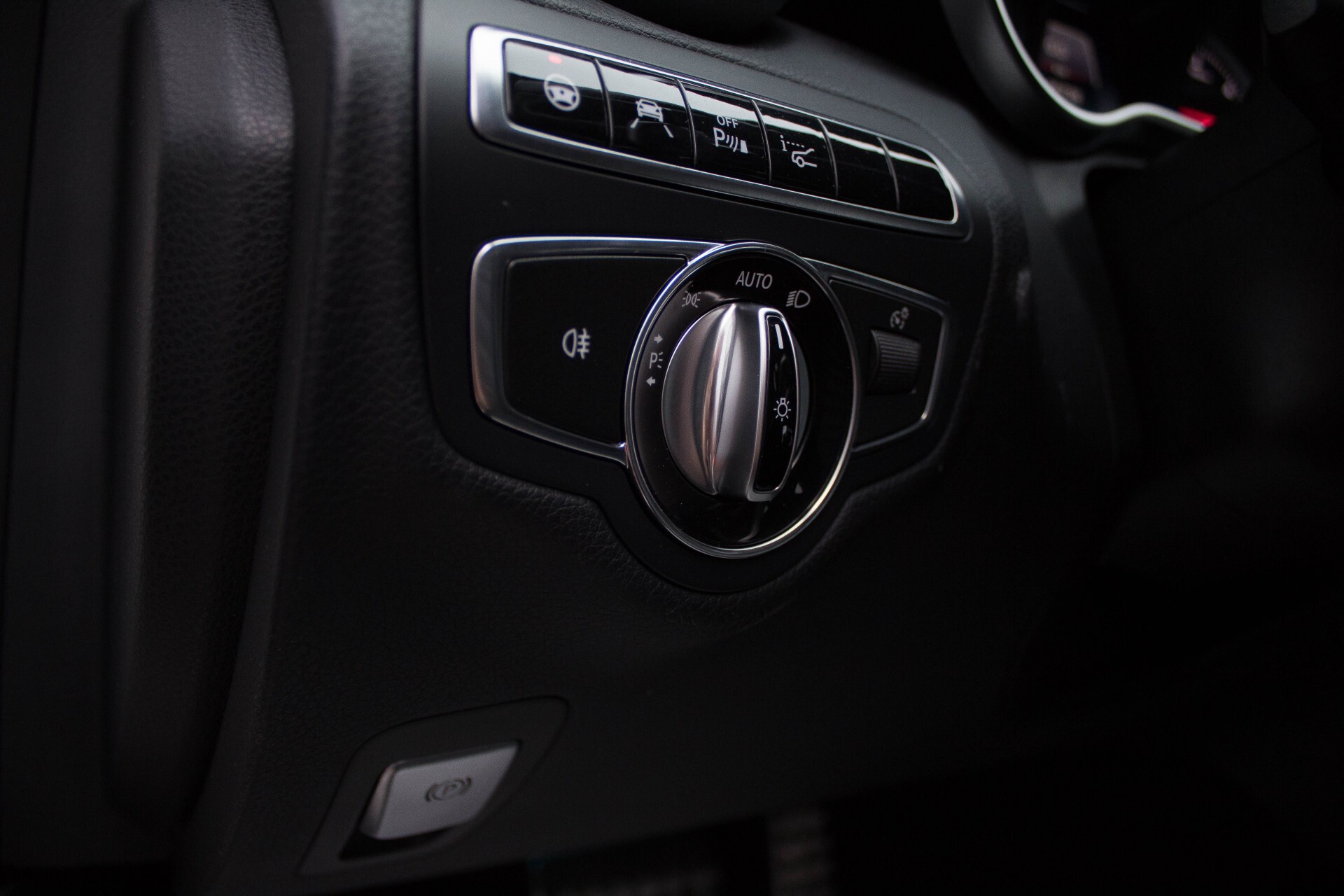 Mercedes-Benz C-Klasse 300 Hybrid AMG Luchtvering/Keyless/Distronic/DAB/TV/Panorama Aut7 Foto 22