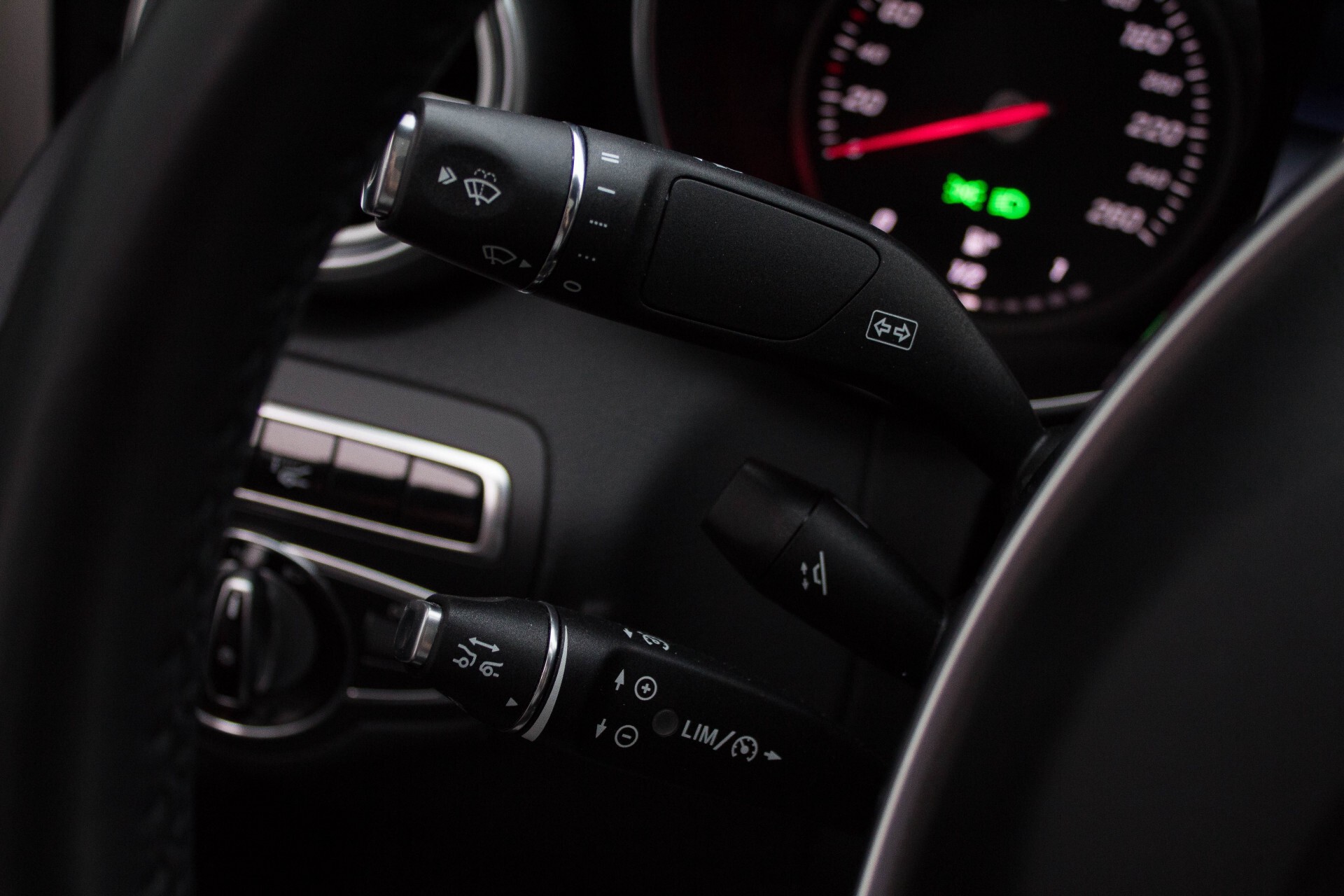 Mercedes-Benz C-Klasse 300 Hybrid AMG Luchtvering/Keyless/Distronic/DAB/TV/Panorama Aut7 Foto 23