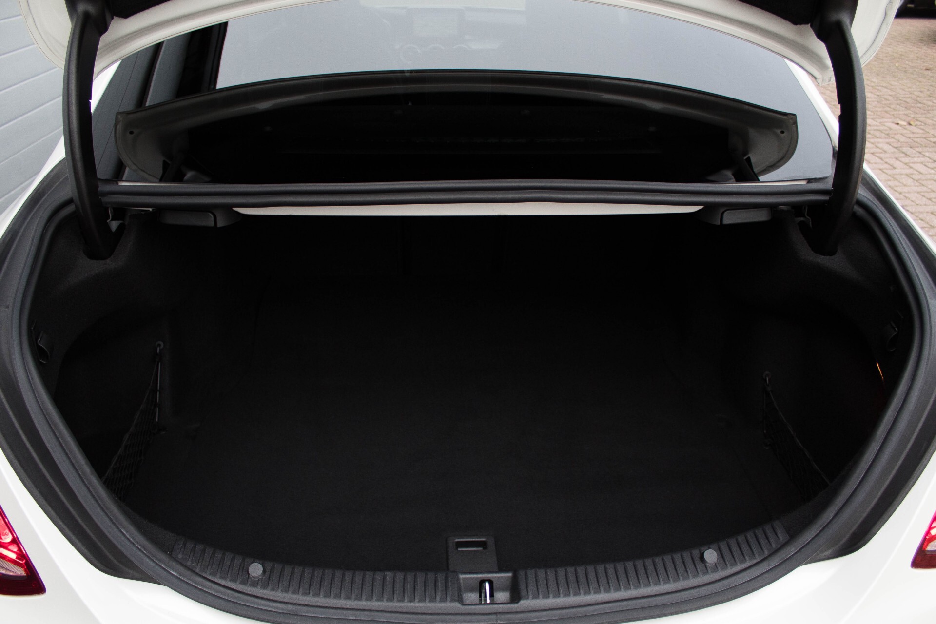 Mercedes-Benz C-Klasse 300 Hybrid AMG Luchtvering/Keyless/Distronic/DAB/TV/Panorama Aut7 Foto 26