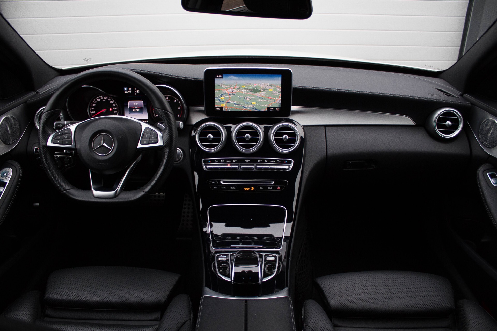 Mercedes-Benz C-Klasse 300 Hybrid AMG Luchtvering/Keyless/Distronic/DAB/TV/Panorama Aut7 Foto 7