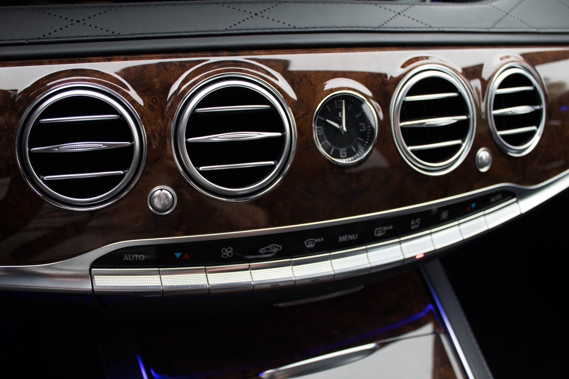 Mercedes-Benz S-Klasse 500 AMG MagicBodyControl/Exclusive/Burmester3D/4xmassage/360/Entertainment/Nightvision Aut7 Foto 16