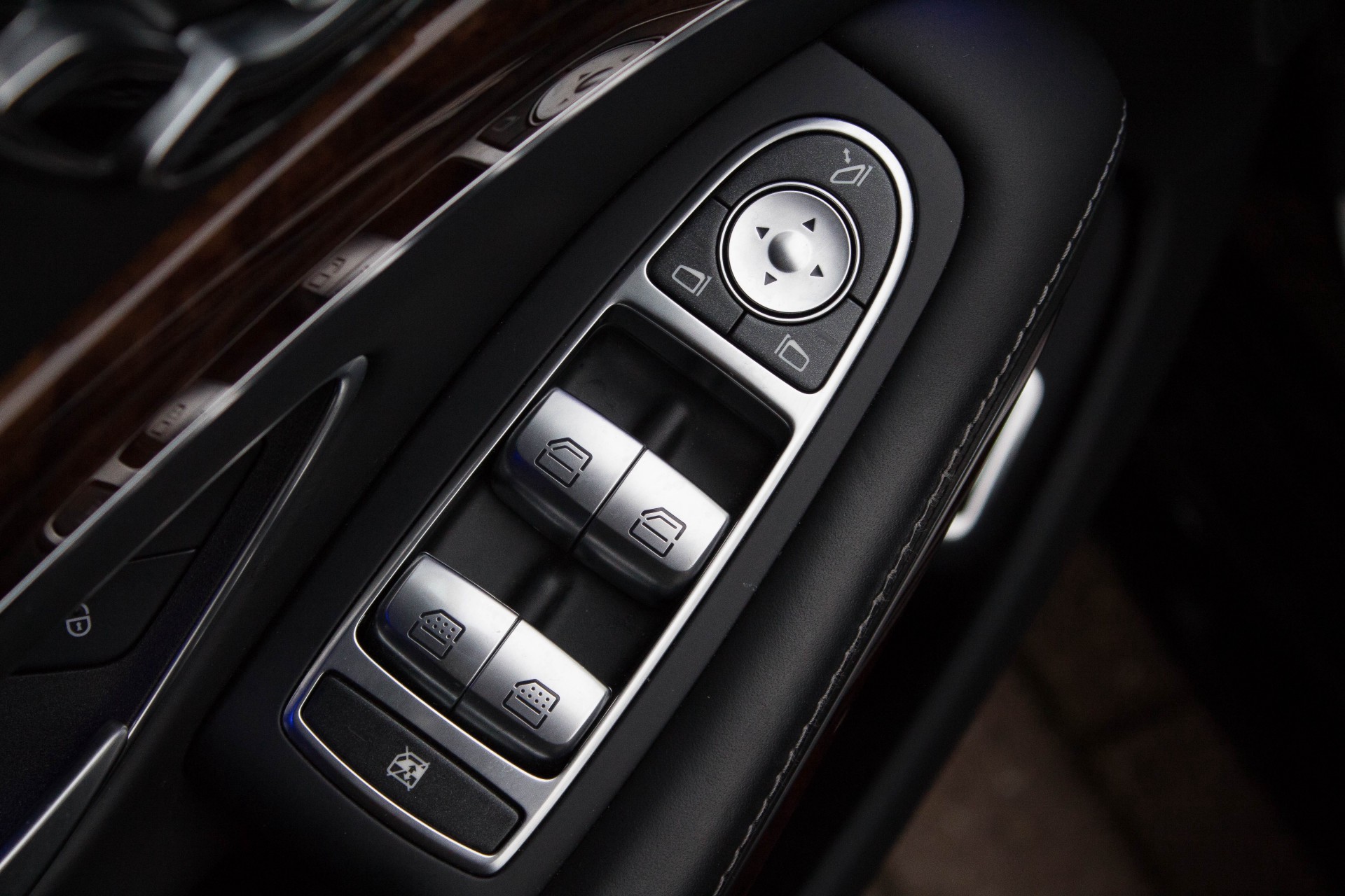 Mercedes-Benz S-Klasse 500 AMG MagicBodyControl/Exclusive/Burmester3D/4xmassage/360/Entertainment/Nightvision Aut7 Foto 25