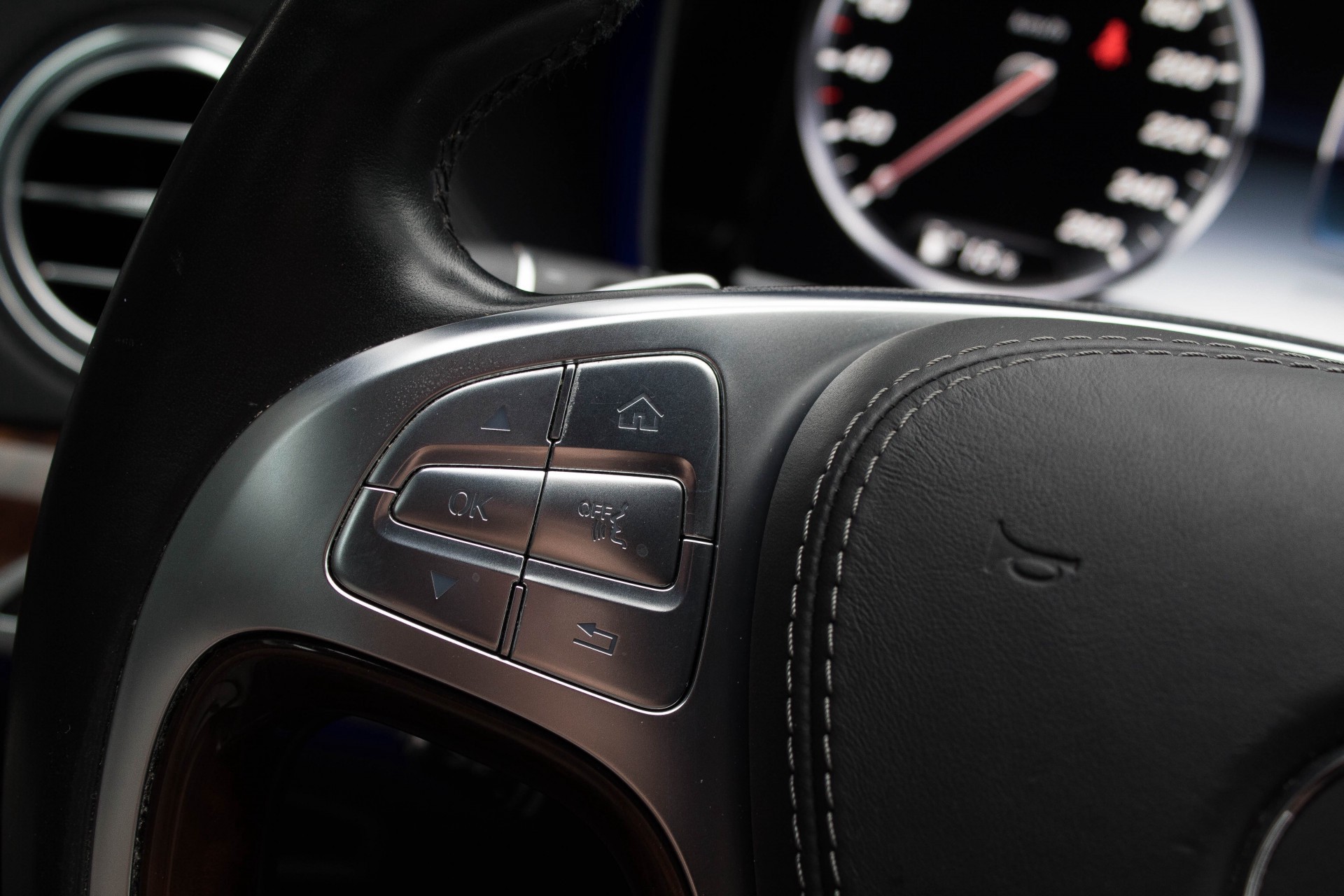 Mercedes-Benz S-Klasse 500 AMG MagicBodyControl/Exclusive/Burmester3D/4xmassage/360/Entertainment/Nightvision Aut7 Foto 9