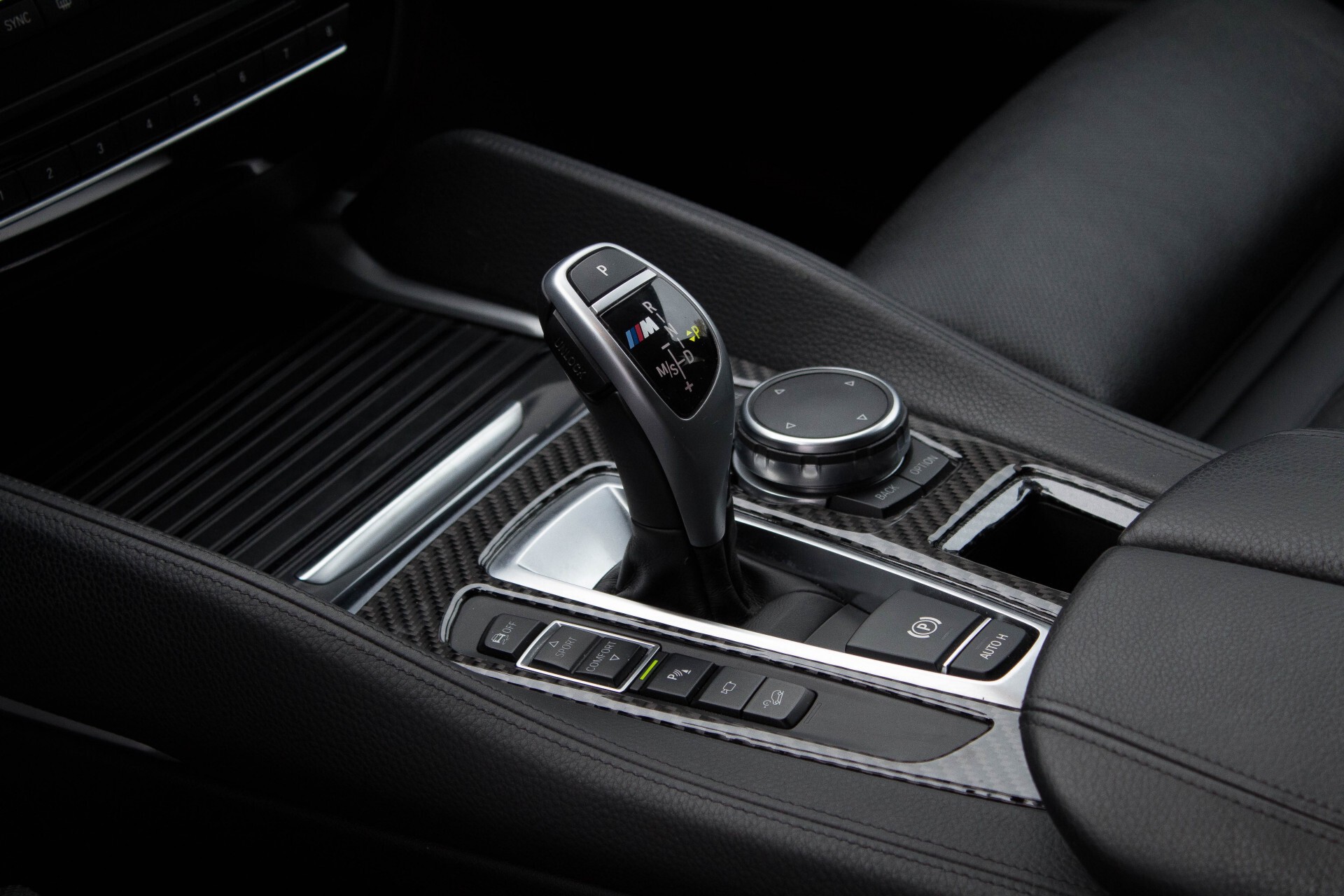 BMW X6 5.0d M Adaptive Drive/Comfortacces/Softclose/Adaptive Cruise/Standkachel/360camera/HUD/DAB Aut8 Foto 19