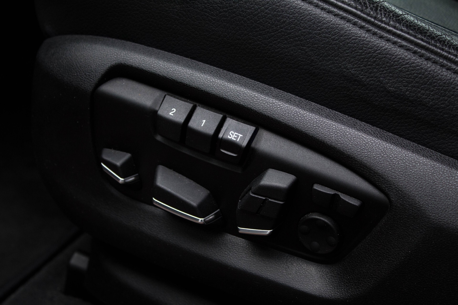 BMW X6 5.0d M Adaptive Drive/Comfortacces/Softclose/Adaptive Cruise/Standkachel/360camera/HUD/DAB Aut8 Foto 27