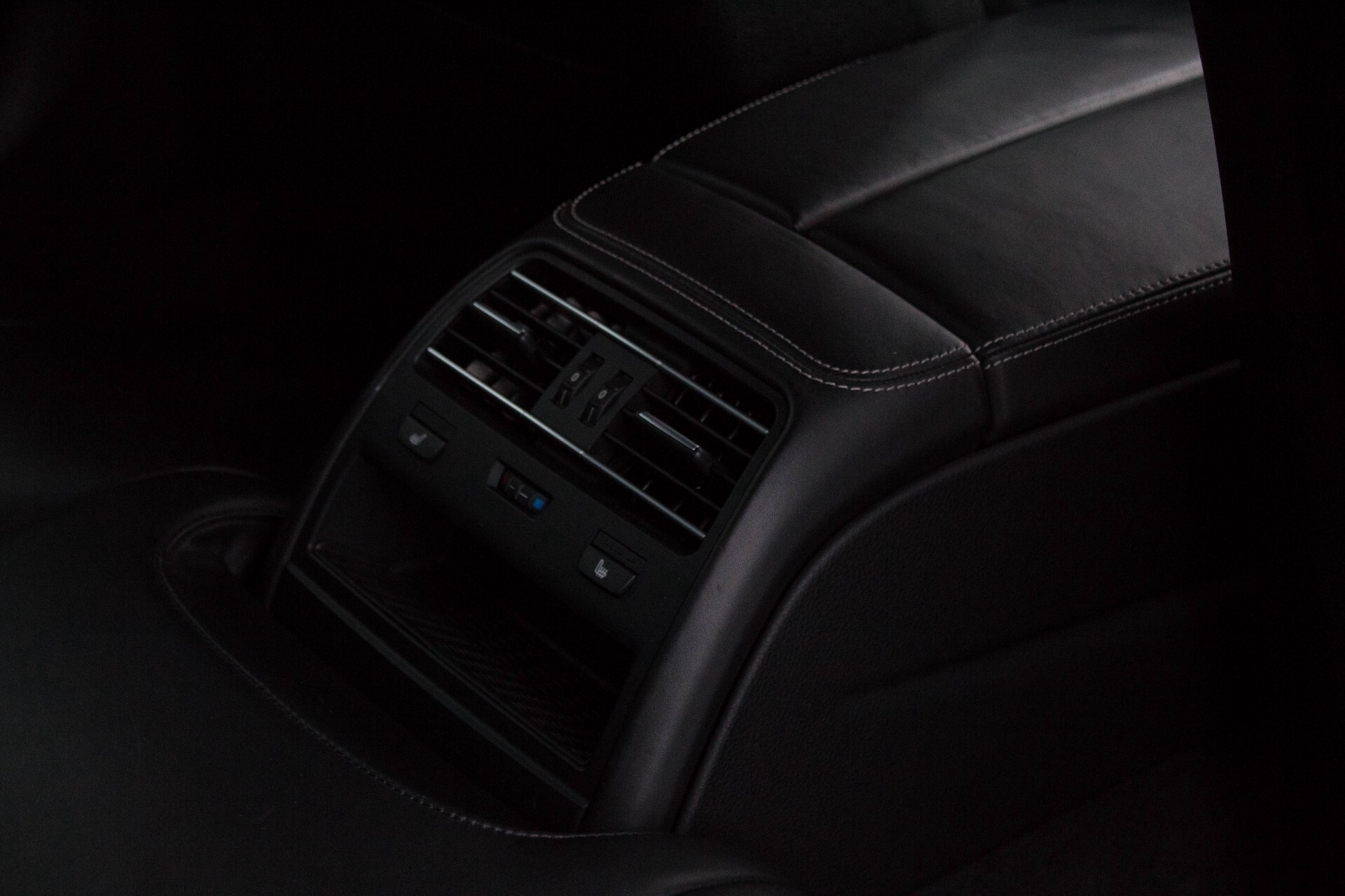 BMW 6 Serie Gran Coupé 650xi M-sport B&O High Executive Aut8 Foto 36