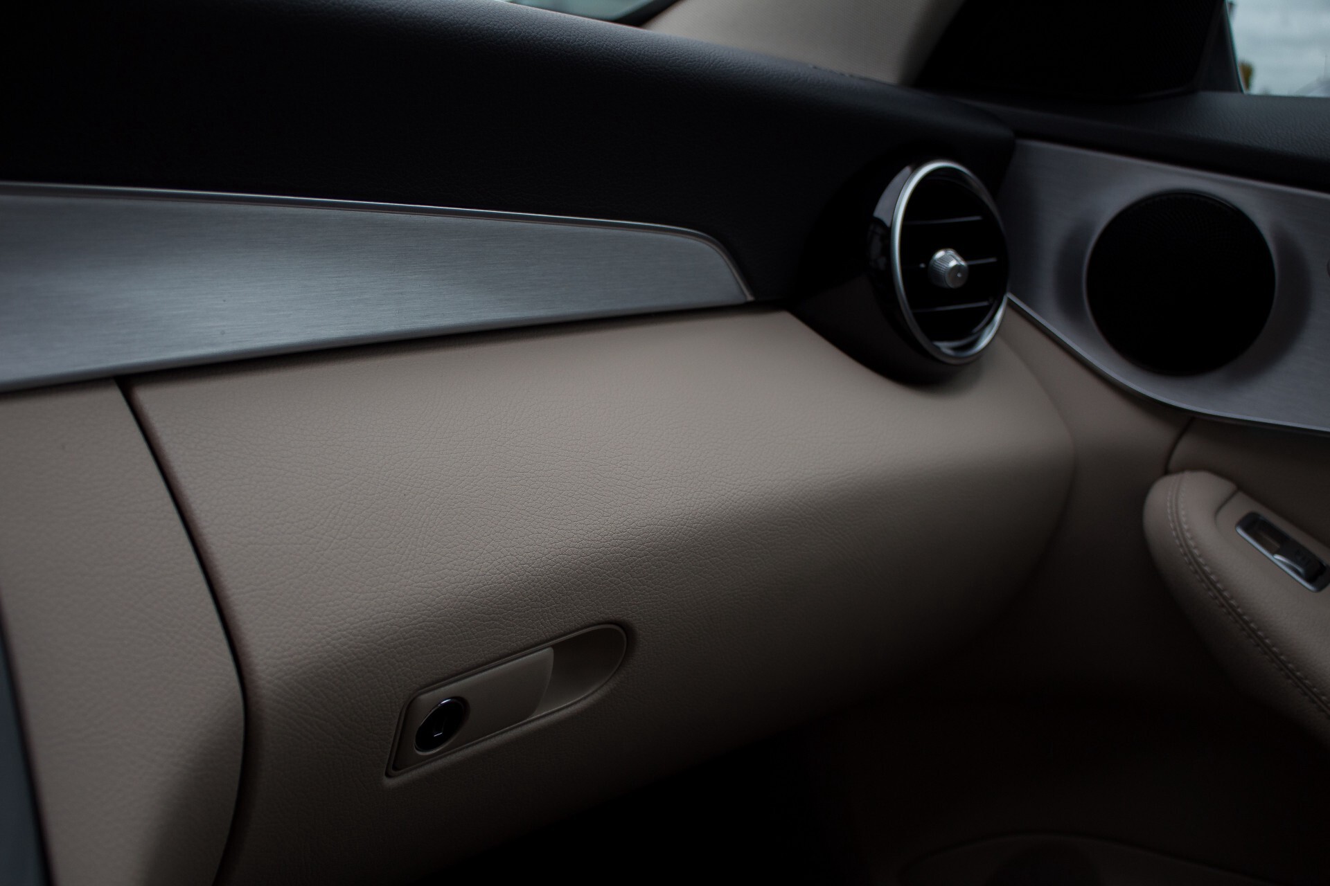 Mercedes-Benz C-Klasse 220 Bluetec Avantgarde Schuifdak/Leder/LED Intelligent Light Aut9 Foto 21