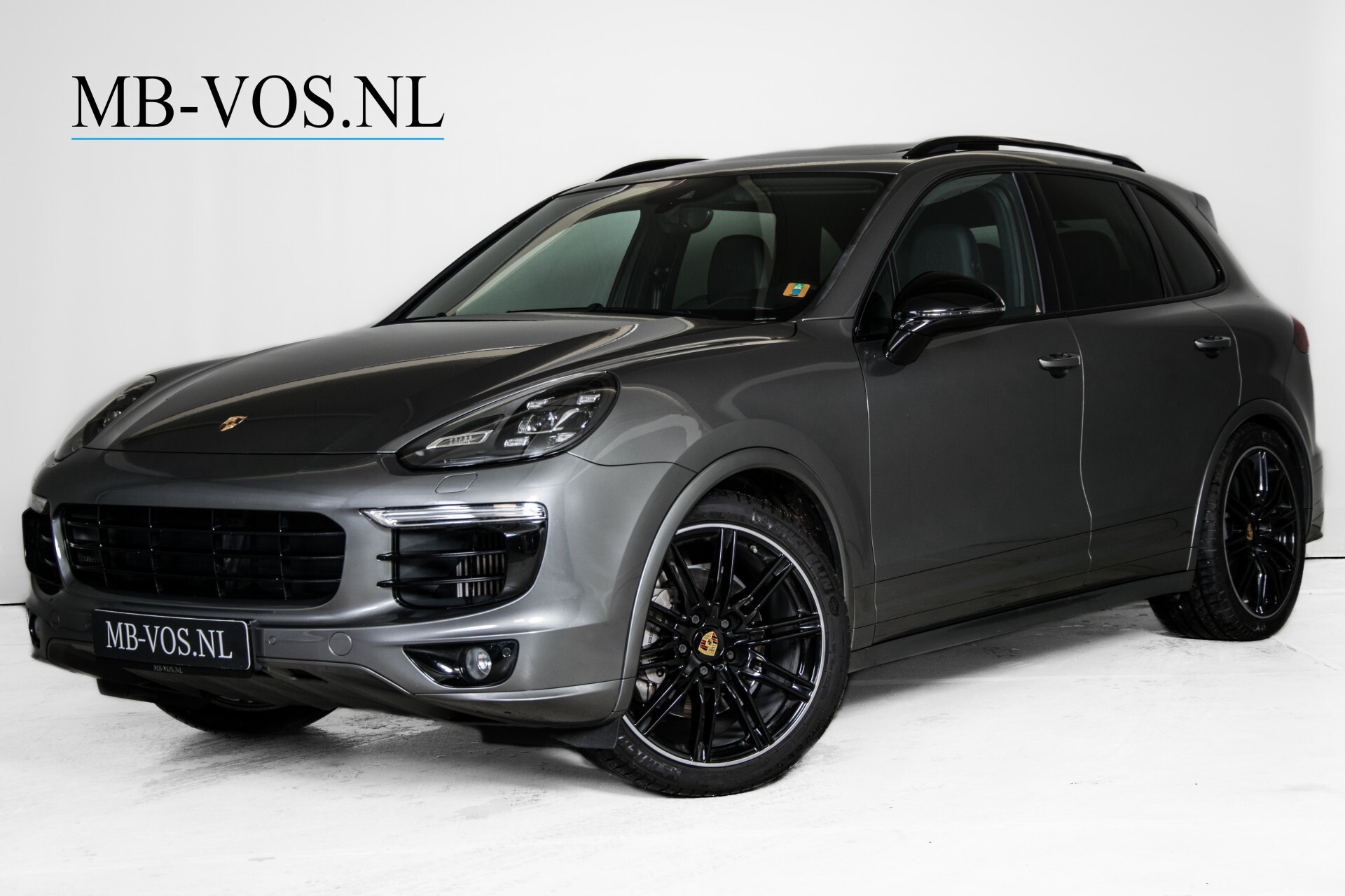 Porsche Cayenne 4.2 D S Sportdesign Adaptive 18-weg stoelen/Bose/Panorama/Blackpack Aut8 Foto 1