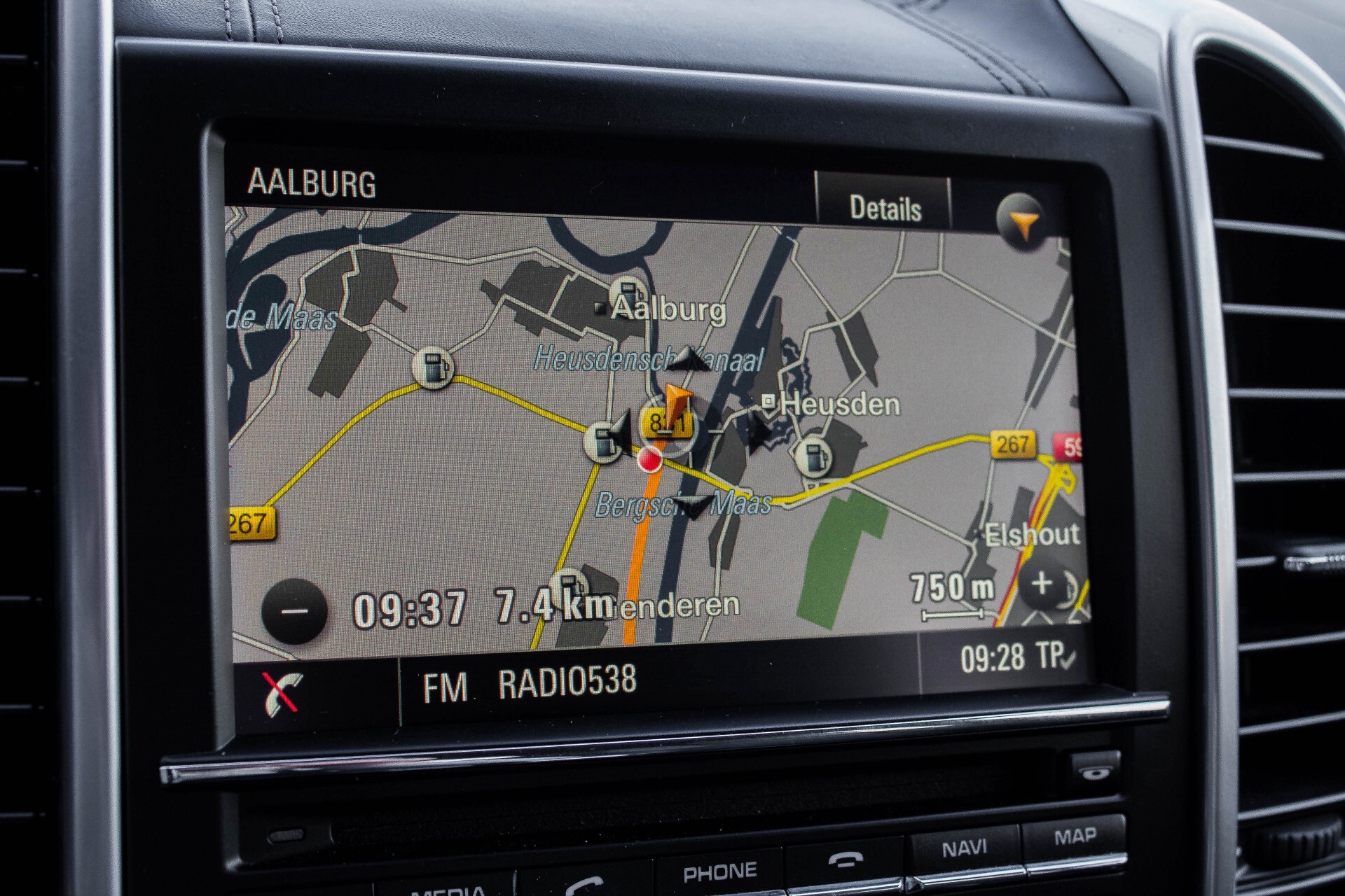 Porsche Cayenne 4.2 D S Sportdesign Adaptive 18-weg stoelen/Bose/Panorama/Blackpack Aut8 Foto 14