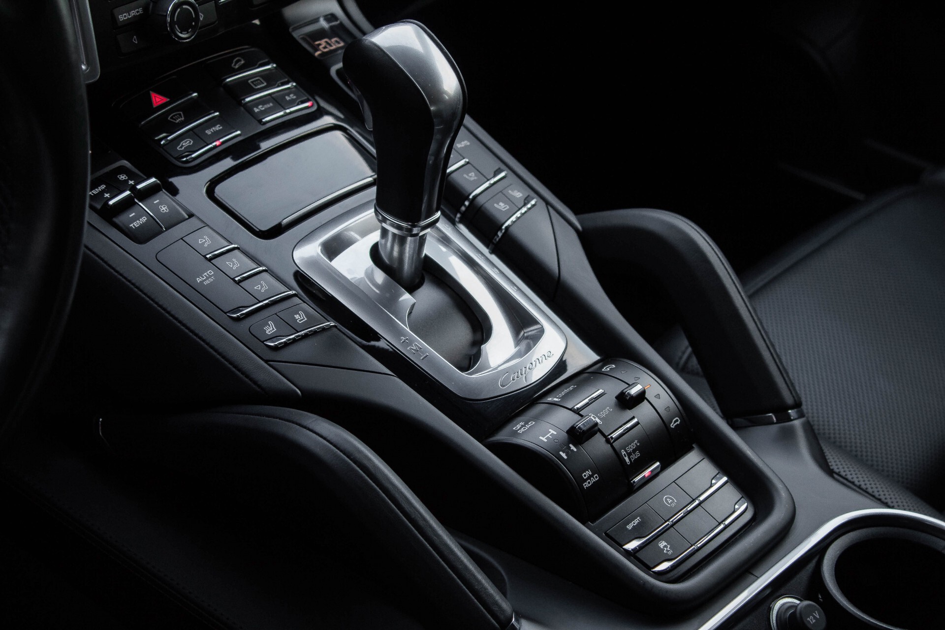 Porsche Cayenne 4.2 D S Sportdesign Adaptive 18-weg stoelen/Bose/Panorama/Blackpack Aut8 Foto 17