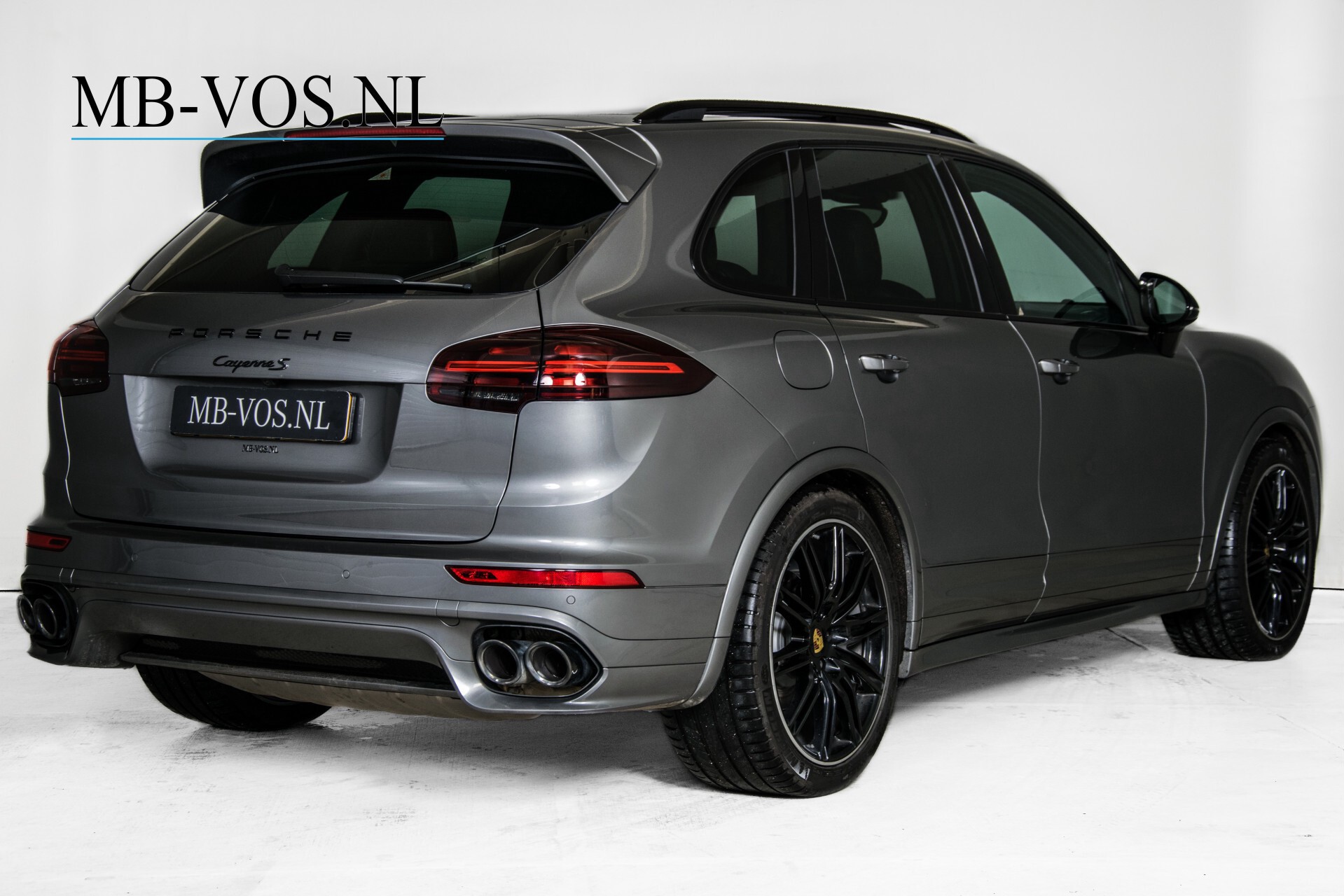 Porsche Cayenne 4.2 D S Sportdesign Adaptive 18-weg stoelen/Bose/Panorama/Blackpack Aut8 Foto 2