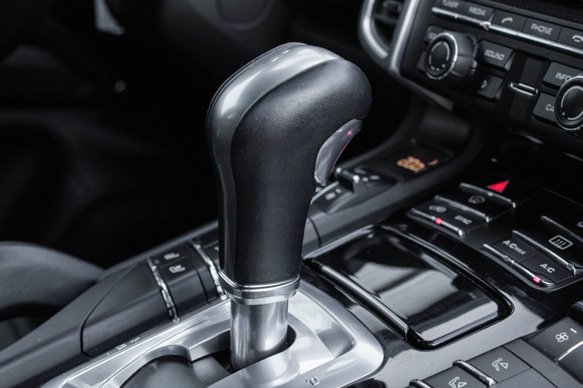 Porsche Cayenne 4.2 D S Sportdesign Adaptive 18-weg stoelen/Bose/Panorama/Blackpack Aut8 Foto 23