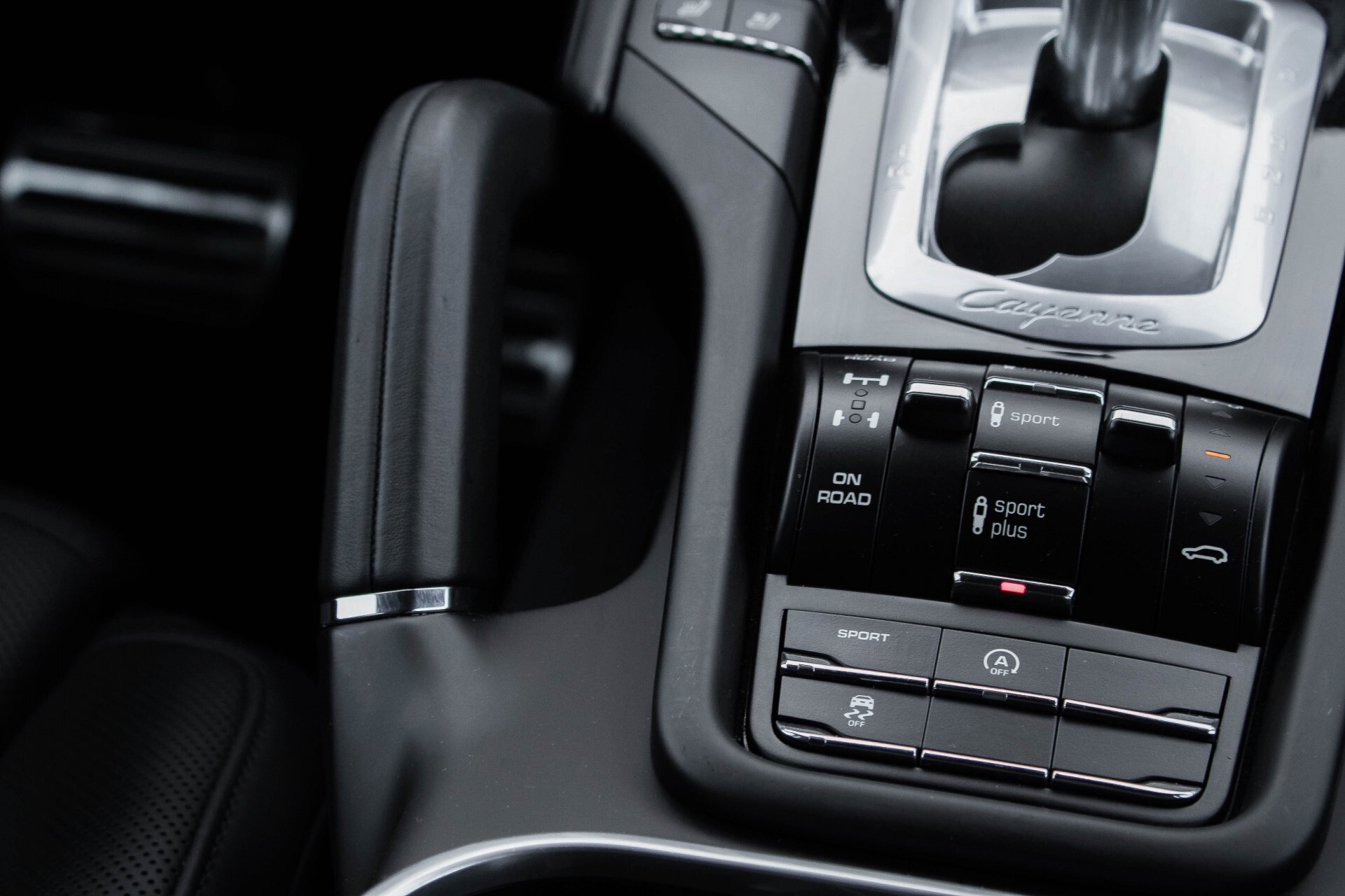 Porsche Cayenne 4.2 D S Sportdesign Adaptive 18-weg stoelen/Bose/Panorama/Blackpack Aut8 Foto 24