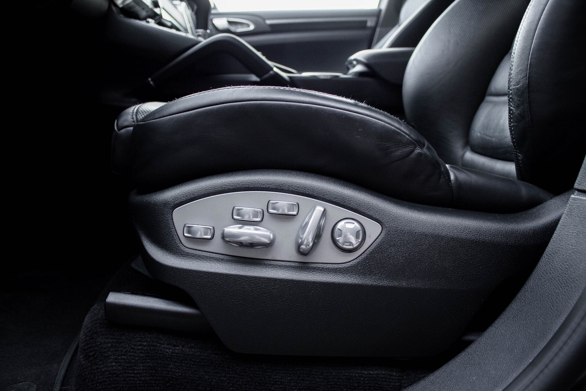 Porsche Cayenne 4.2 D S Sportdesign Adaptive 18-weg stoelen/Bose/Panorama/Blackpack Aut8 Foto 29