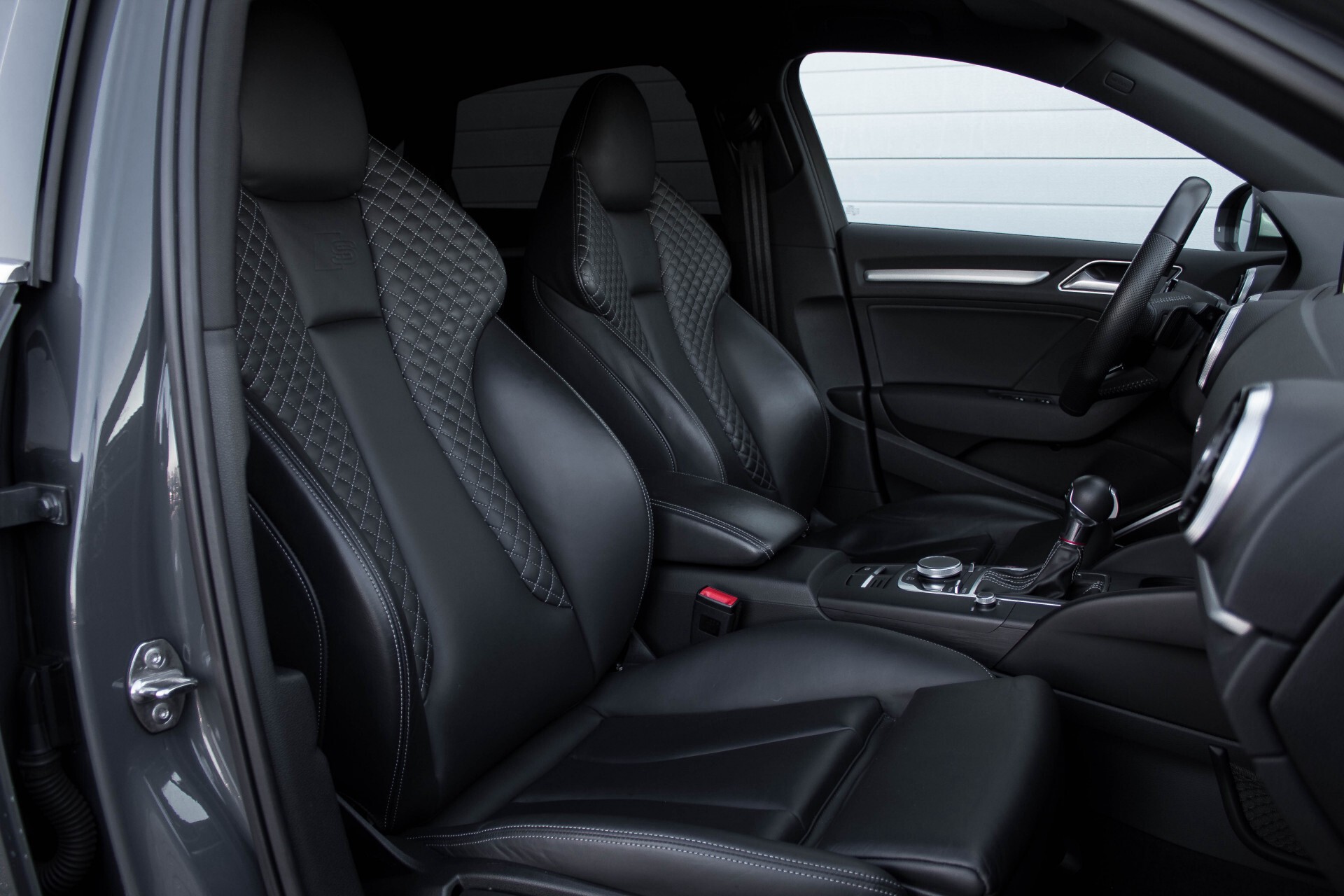 Audi A3 Limousine 2.0 TFSI S3 FACELIFT Quattro B&O/RSseats/Virtual/Pano/Xenon/Prolineplus Aut7 Foto 3