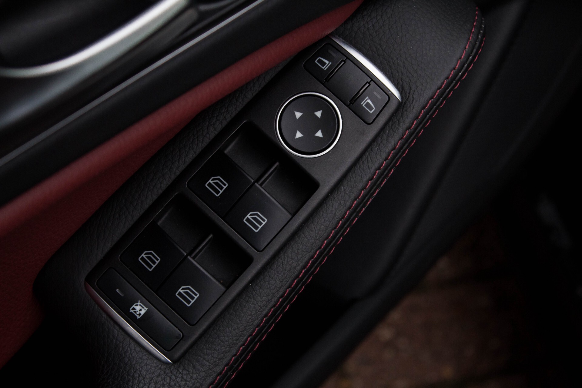 Mercedes-Benz A-Klasse 180 AMG Designoleder Night/Panorama/Camera Aut7 Foto 24