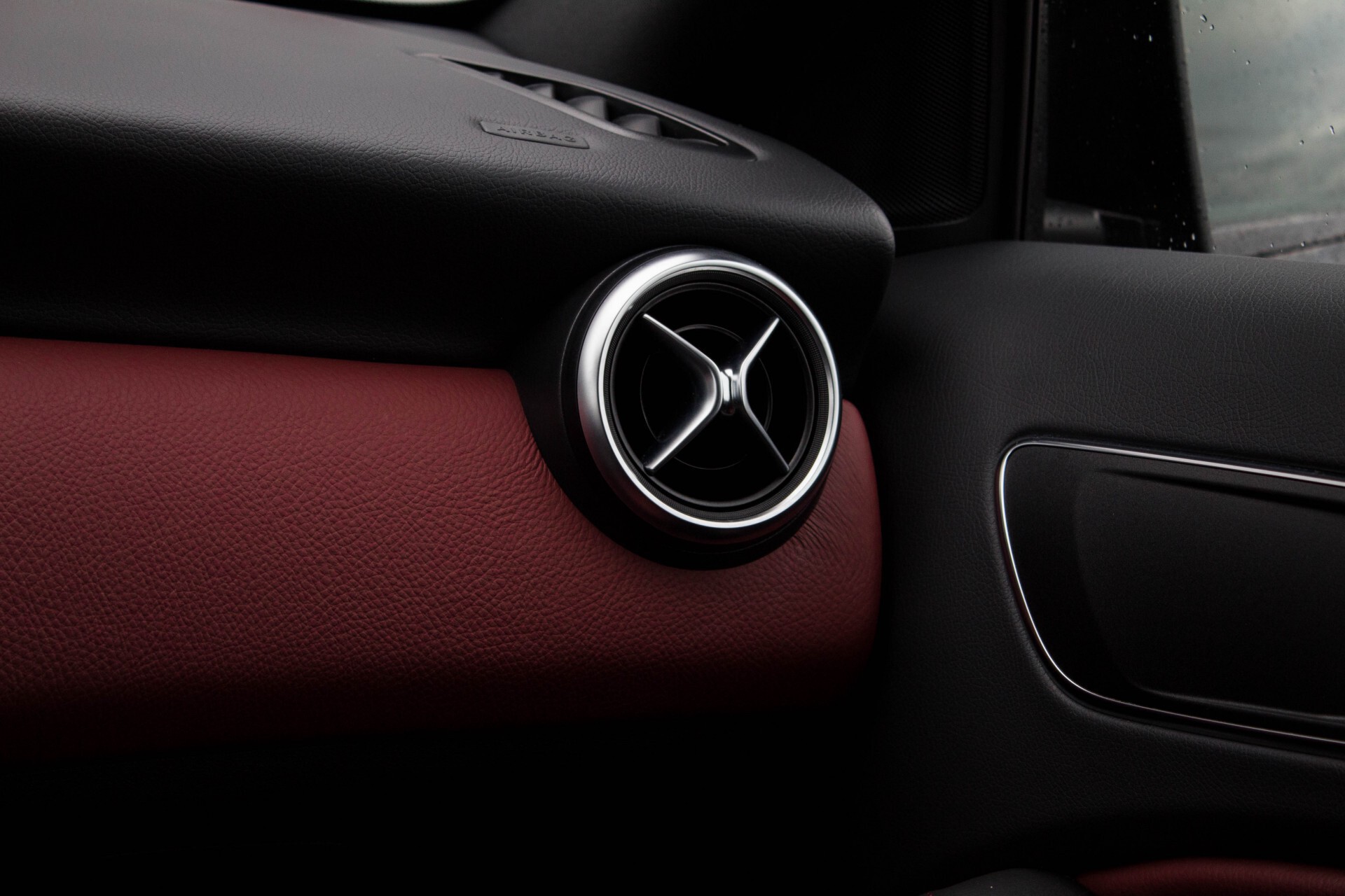 Mercedes-Benz A-Klasse 180 AMG Designoleder Night/Panorama/Camera Aut7 Foto 27