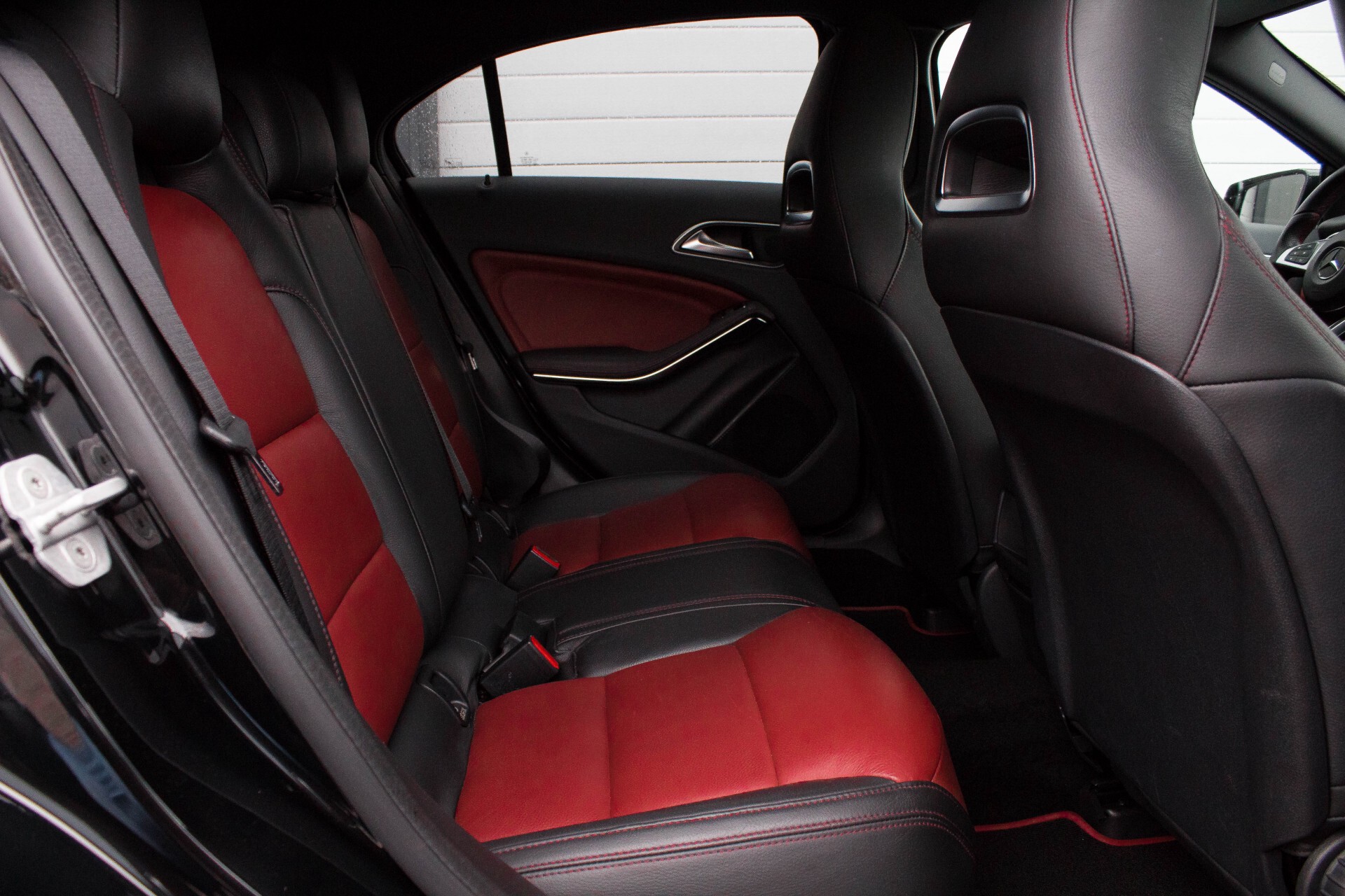 Mercedes-Benz A-Klasse 180 AMG Designoleder Night/Panorama/Camera Aut7 Foto 4