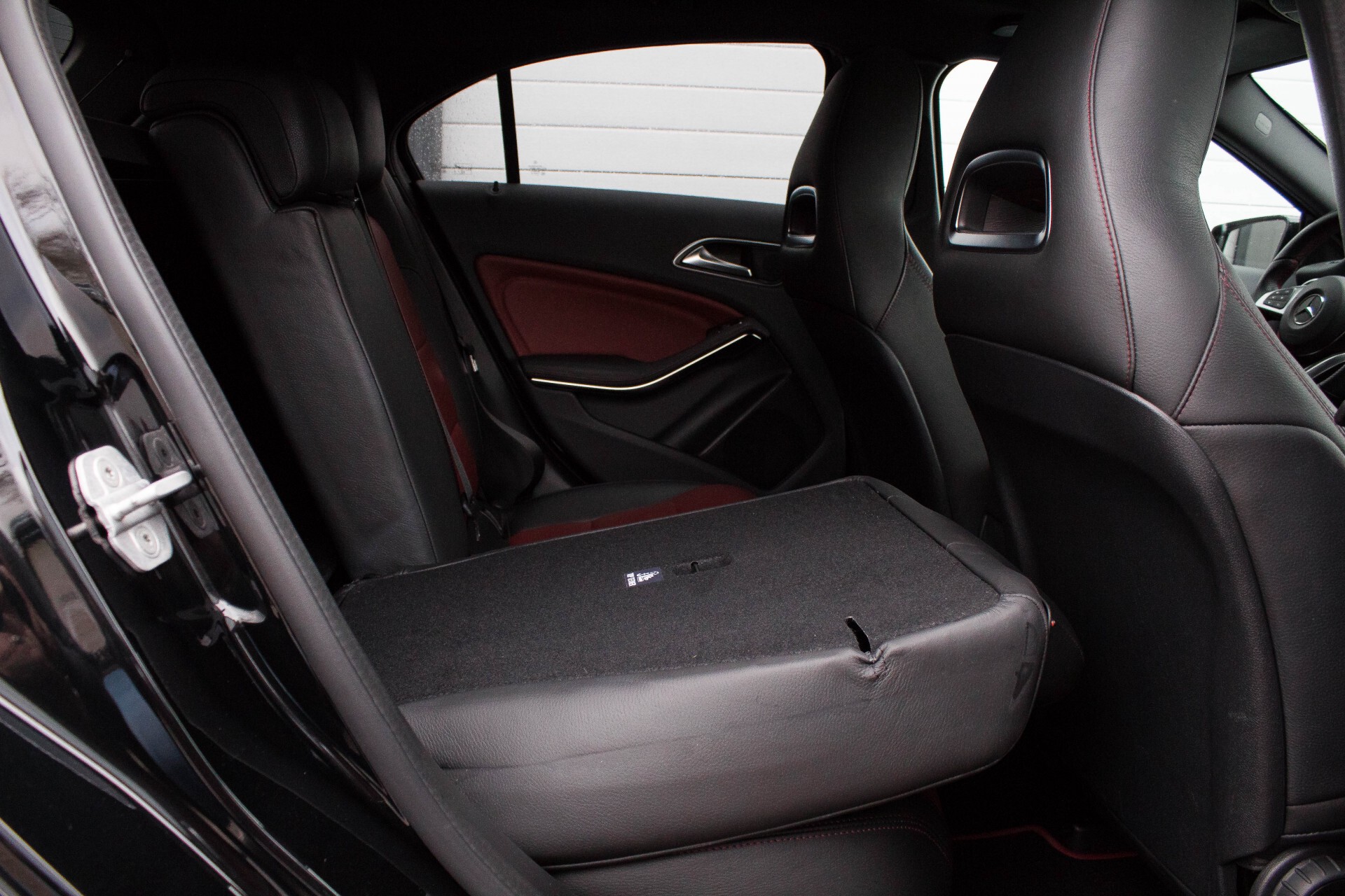 Mercedes-Benz A-Klasse 180 AMG Designoleder Night/Panorama/Camera Aut7 Foto 5