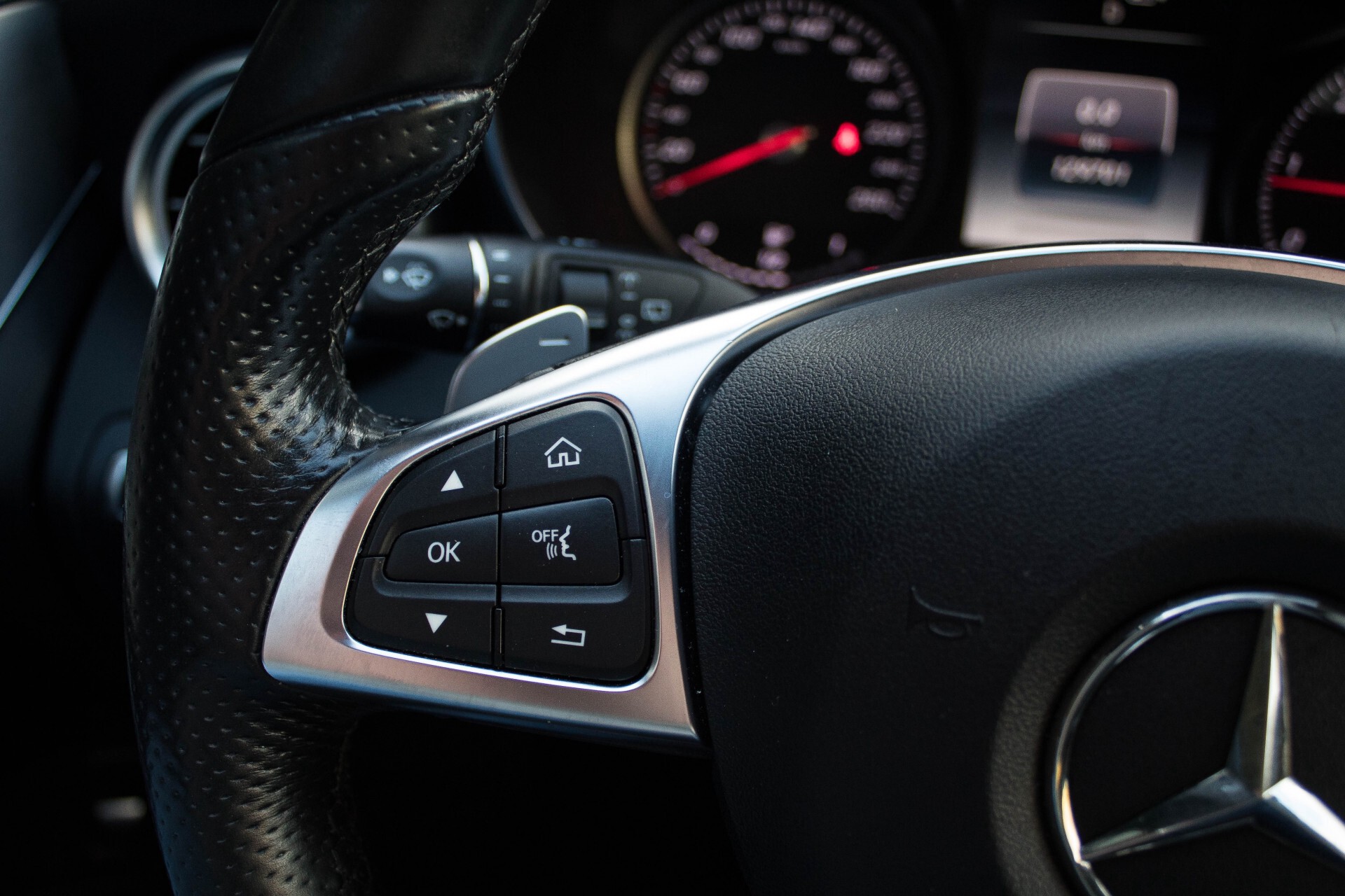 Mercedes-Benz C-Klasse Estate 250 Bluetec AMG Panorama/Distronic/Keyless/Head-Up/Burmester/Comand Aut7 Foto 9