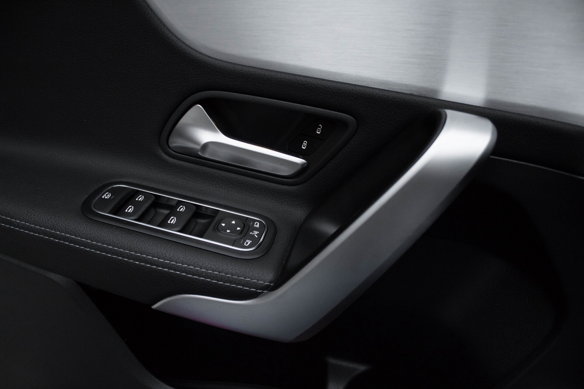 Mercedes-Benz A-Klasse 220 Progressive MBUX/Leder/Widescreen/Camera/Night/DAB+ Aut7 Foto 23